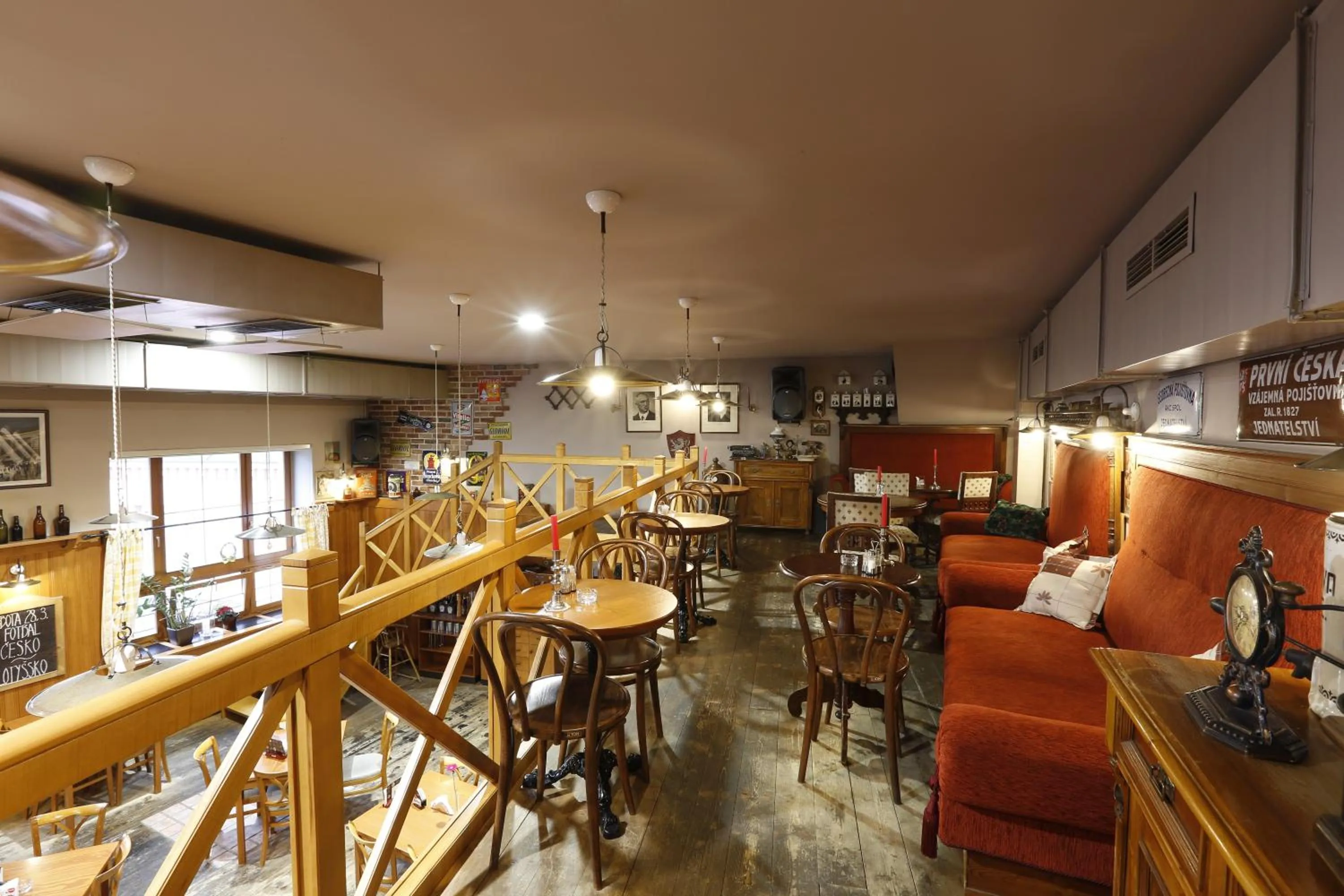 Restaurant/places to eat in AGH Hotel