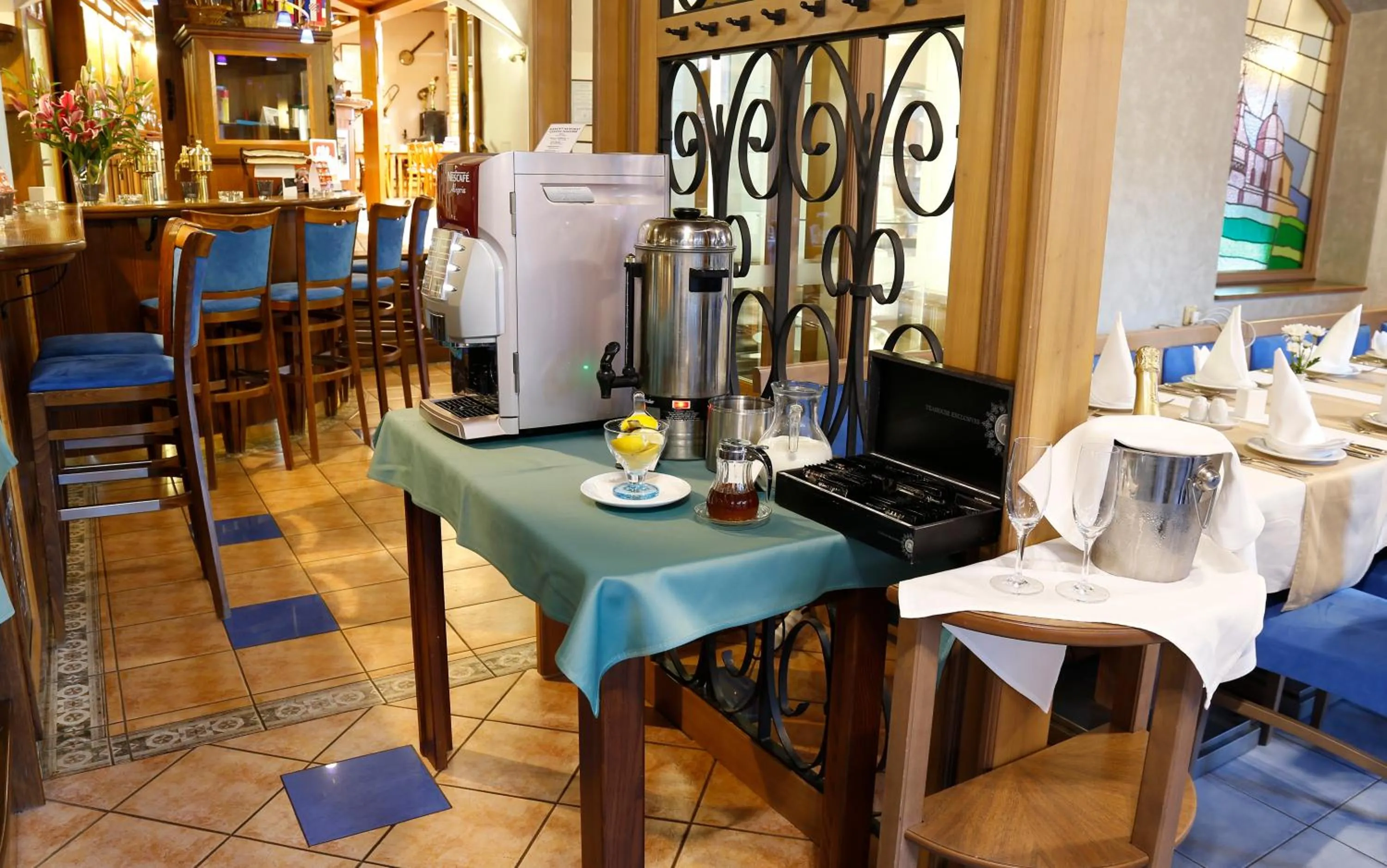Coffee/tea facilities in AGH Hotel