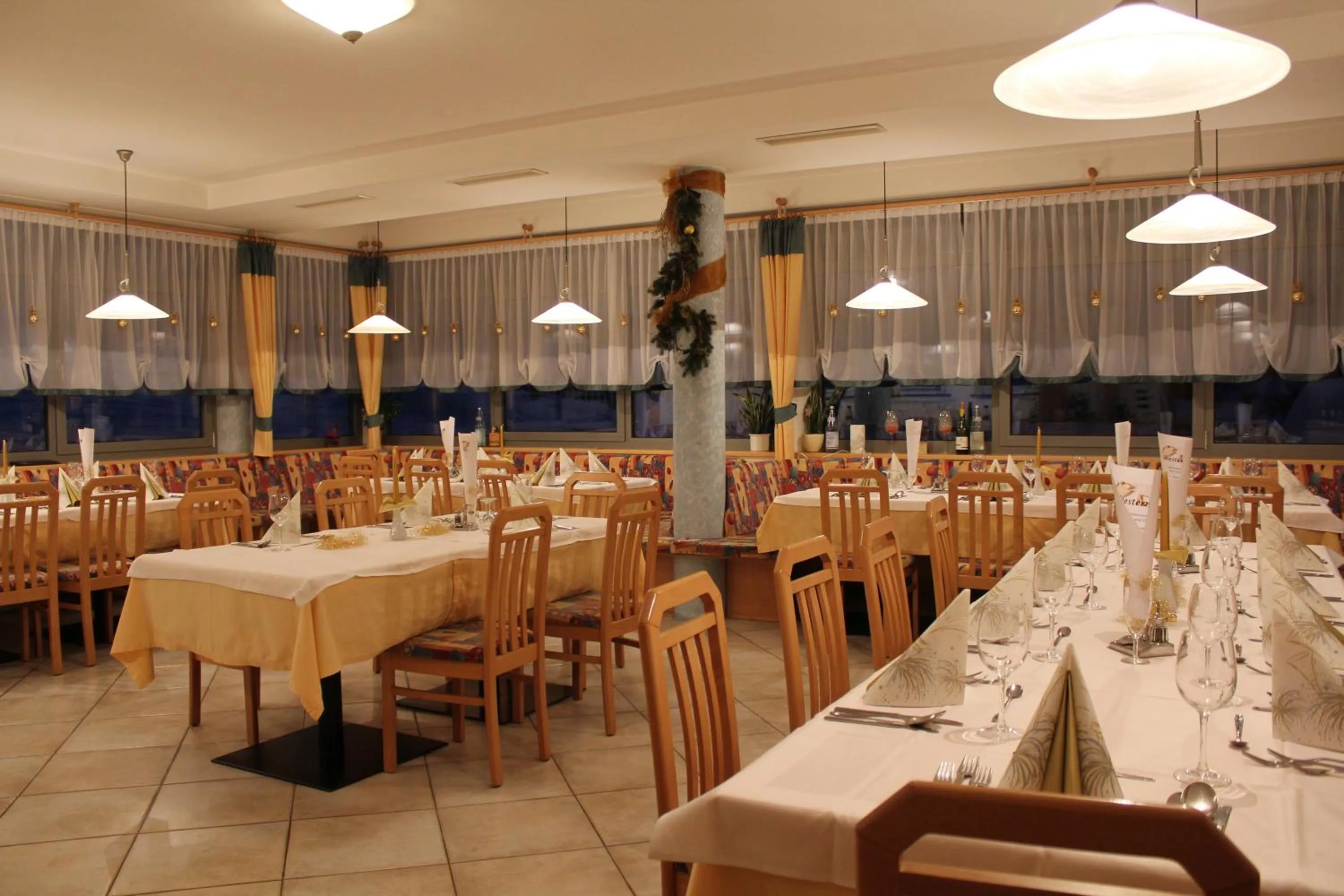 Restaurant/places to eat in Hotel Elisabeth