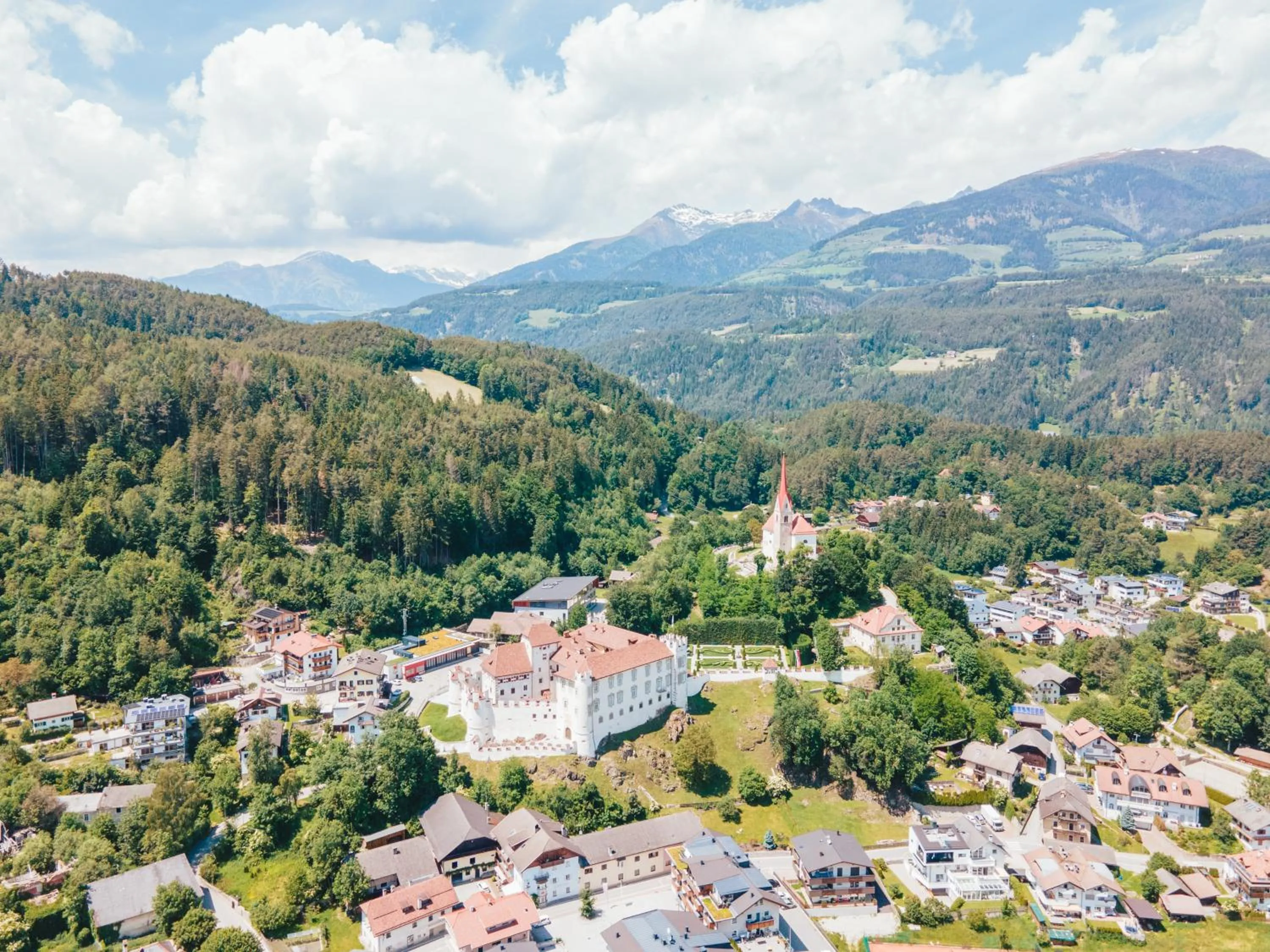 Property building in Hotel Elisabeth