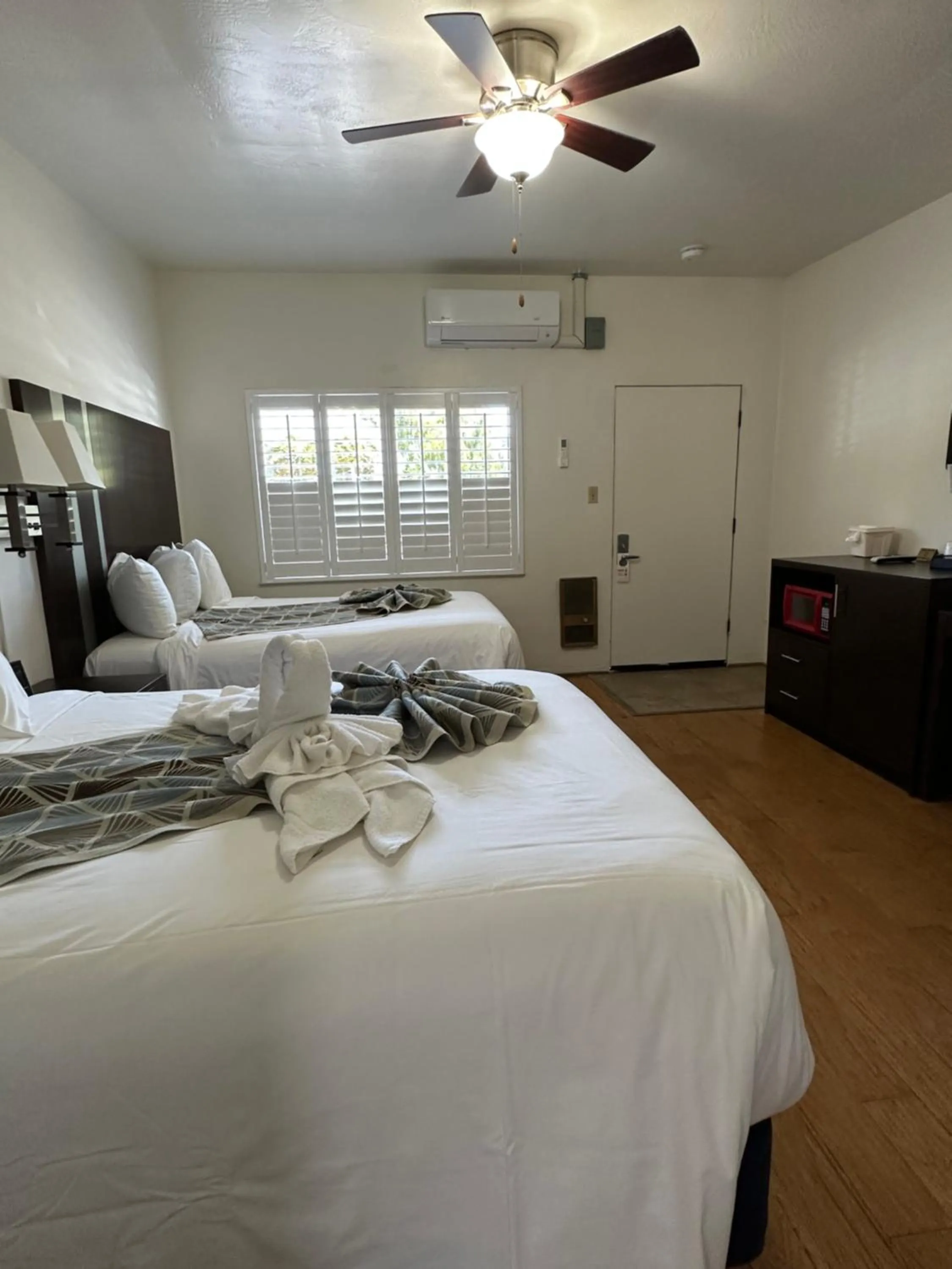 Bedroom, Bed in Cambria Palms Motel