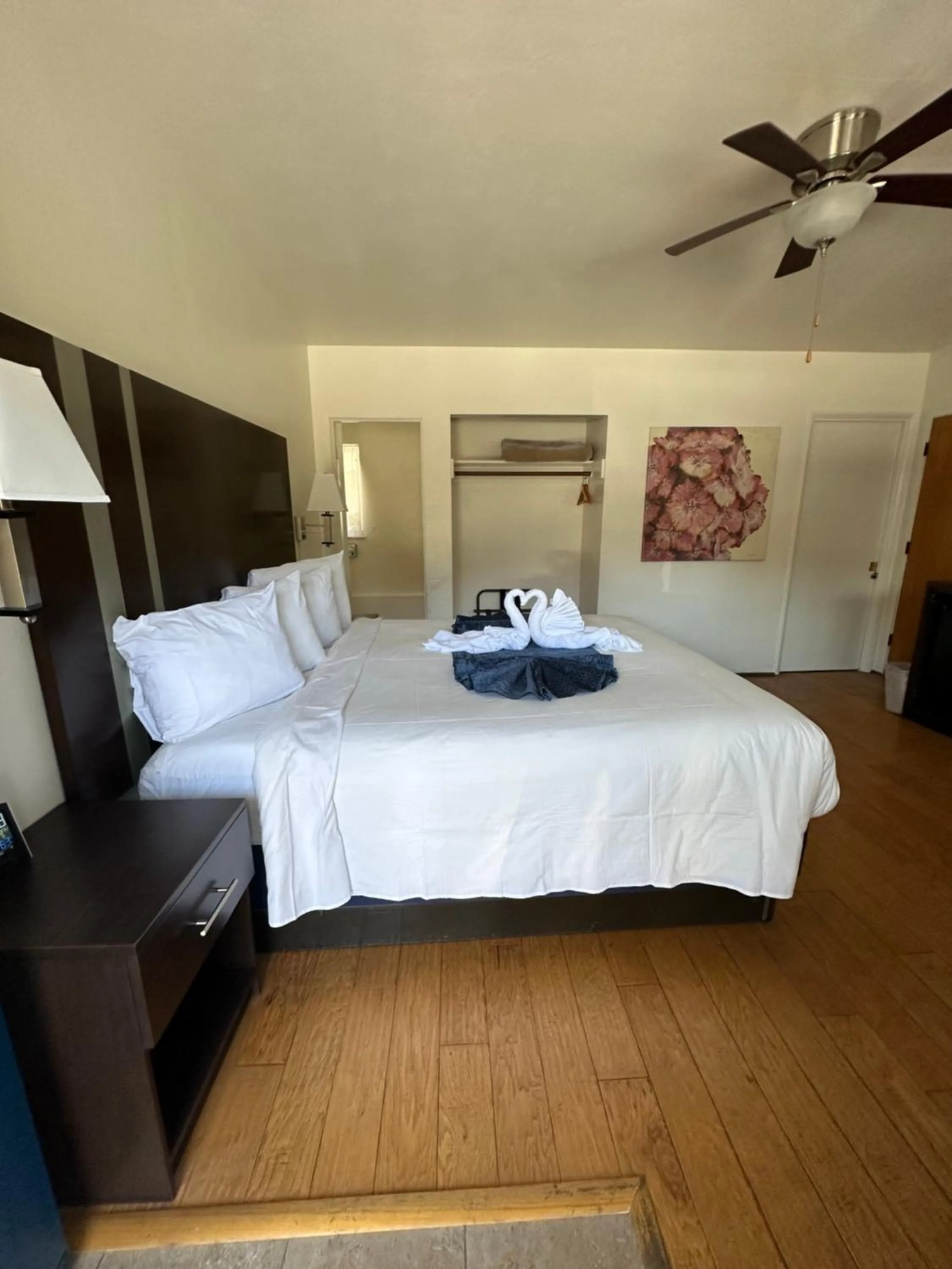 Bedroom, Bed in Cambria Palms Motel