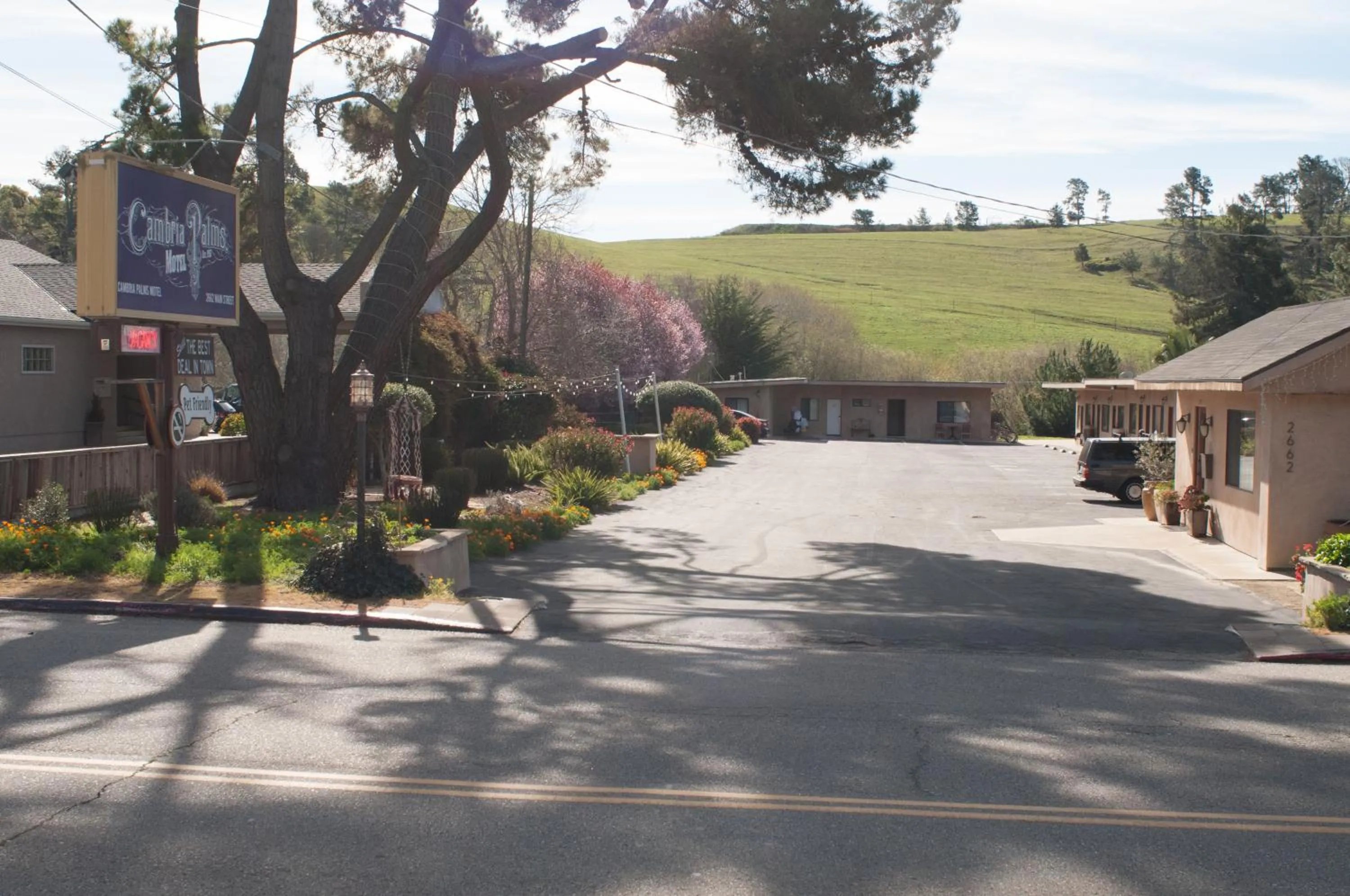Facade/entrance in Cambria Palms Motel
