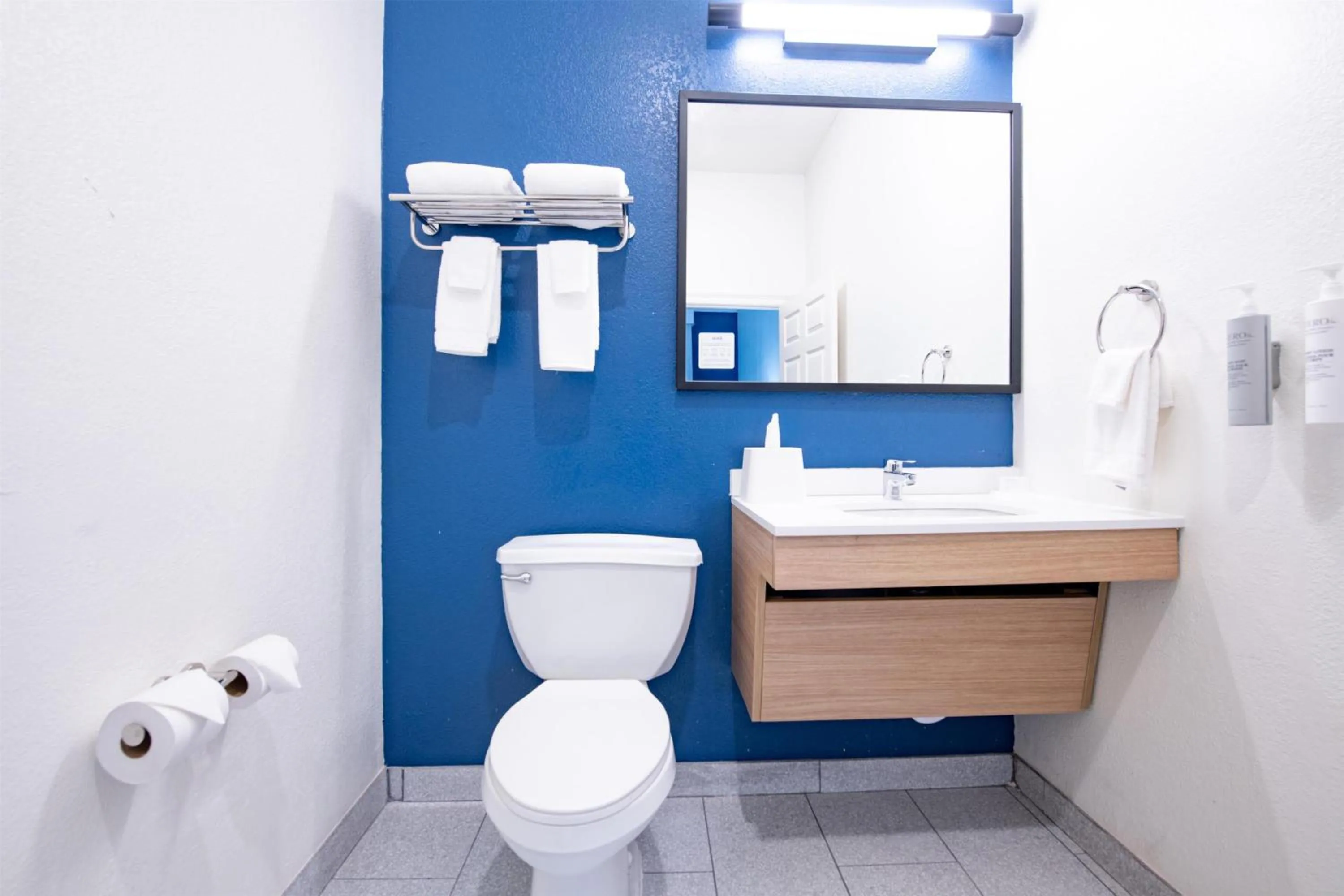 Bathroom in Spark By Hilton Lafayette South