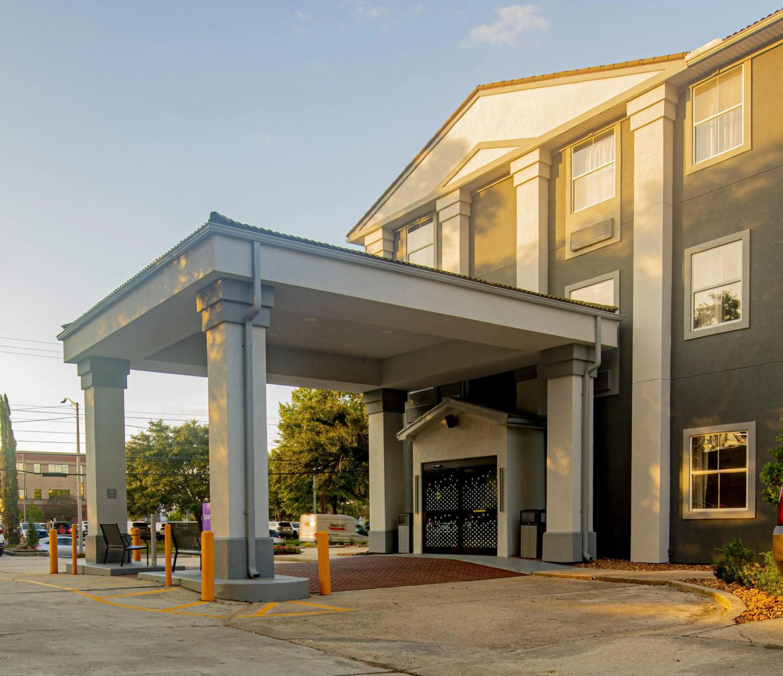 Property building in Spark By Hilton Lafayette South