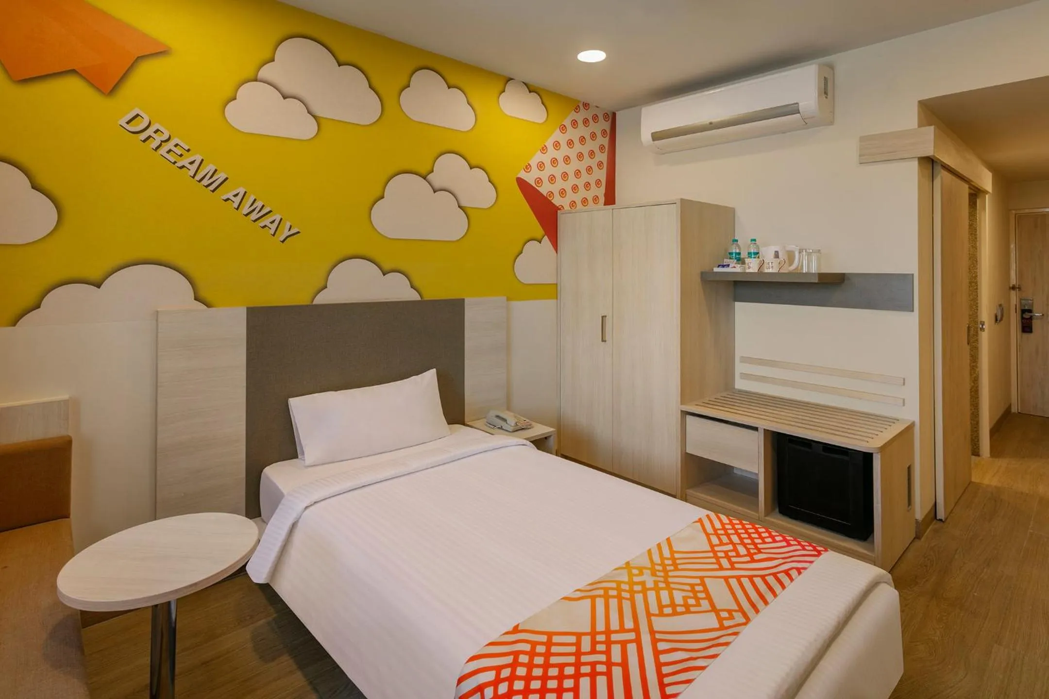 Bed in Ginger Sanand