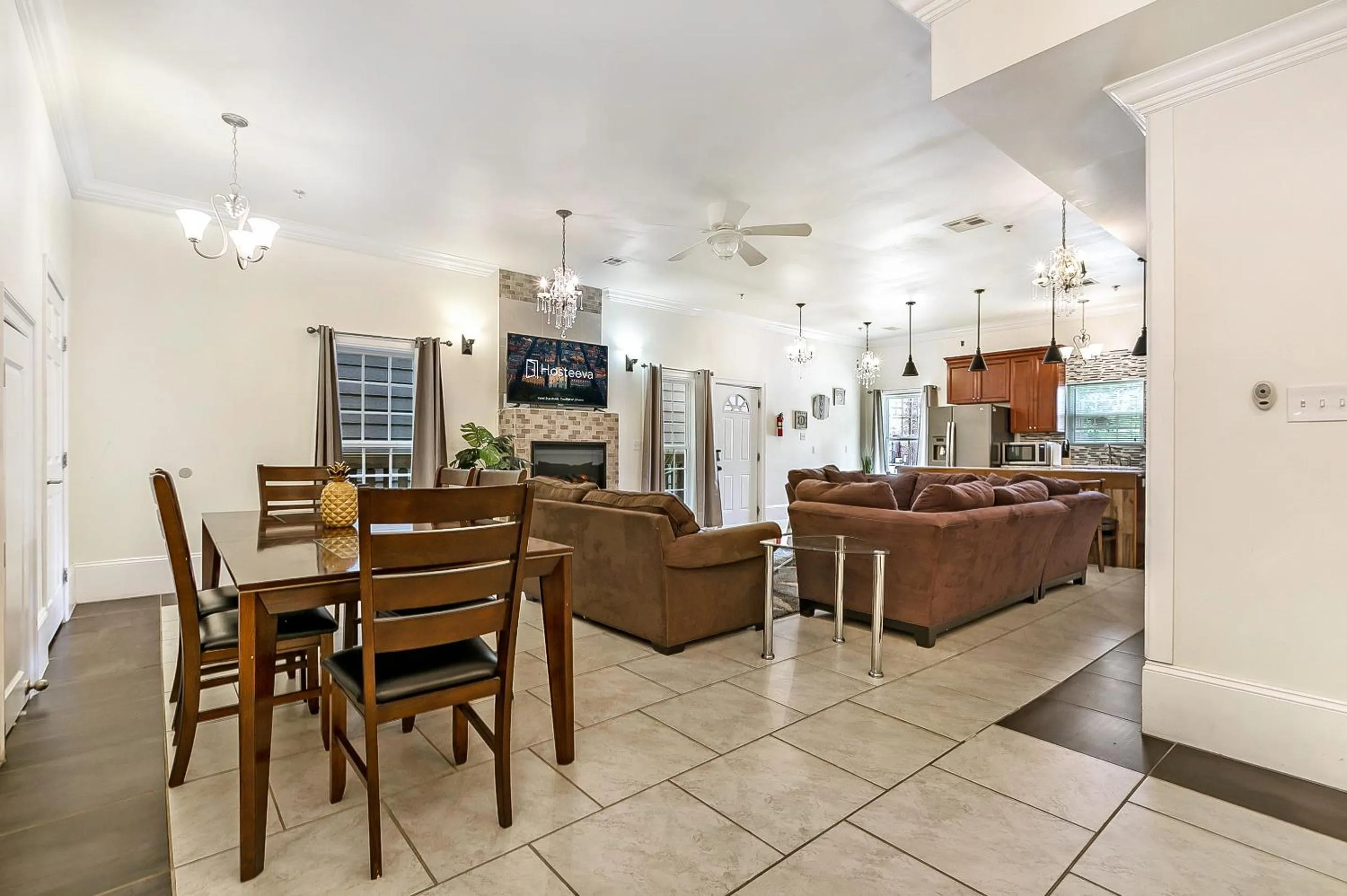 Dining area in Spacious 4BR City Condo steps from St Charles Ave