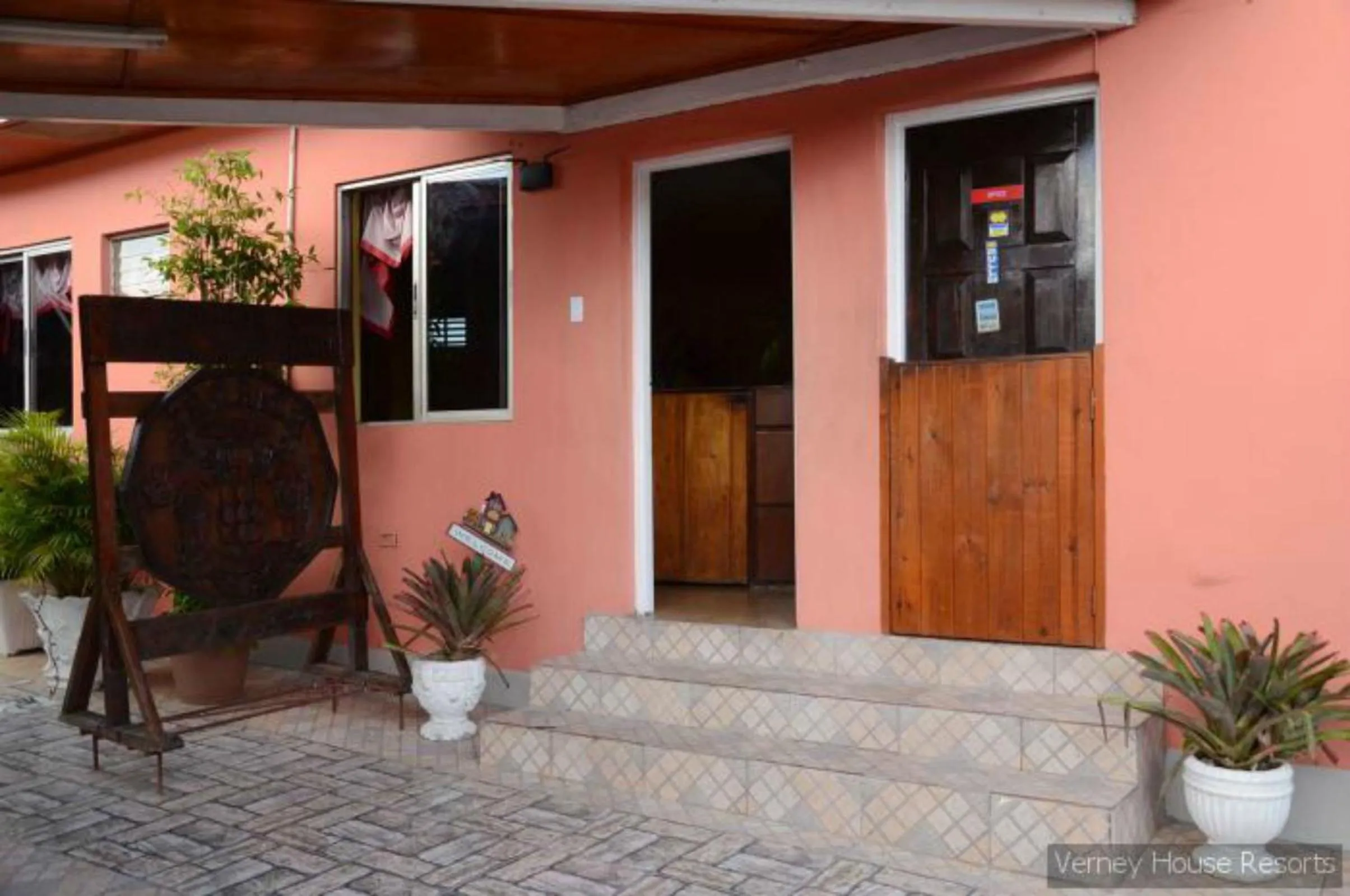 Facade/entrance in Verney House Resort