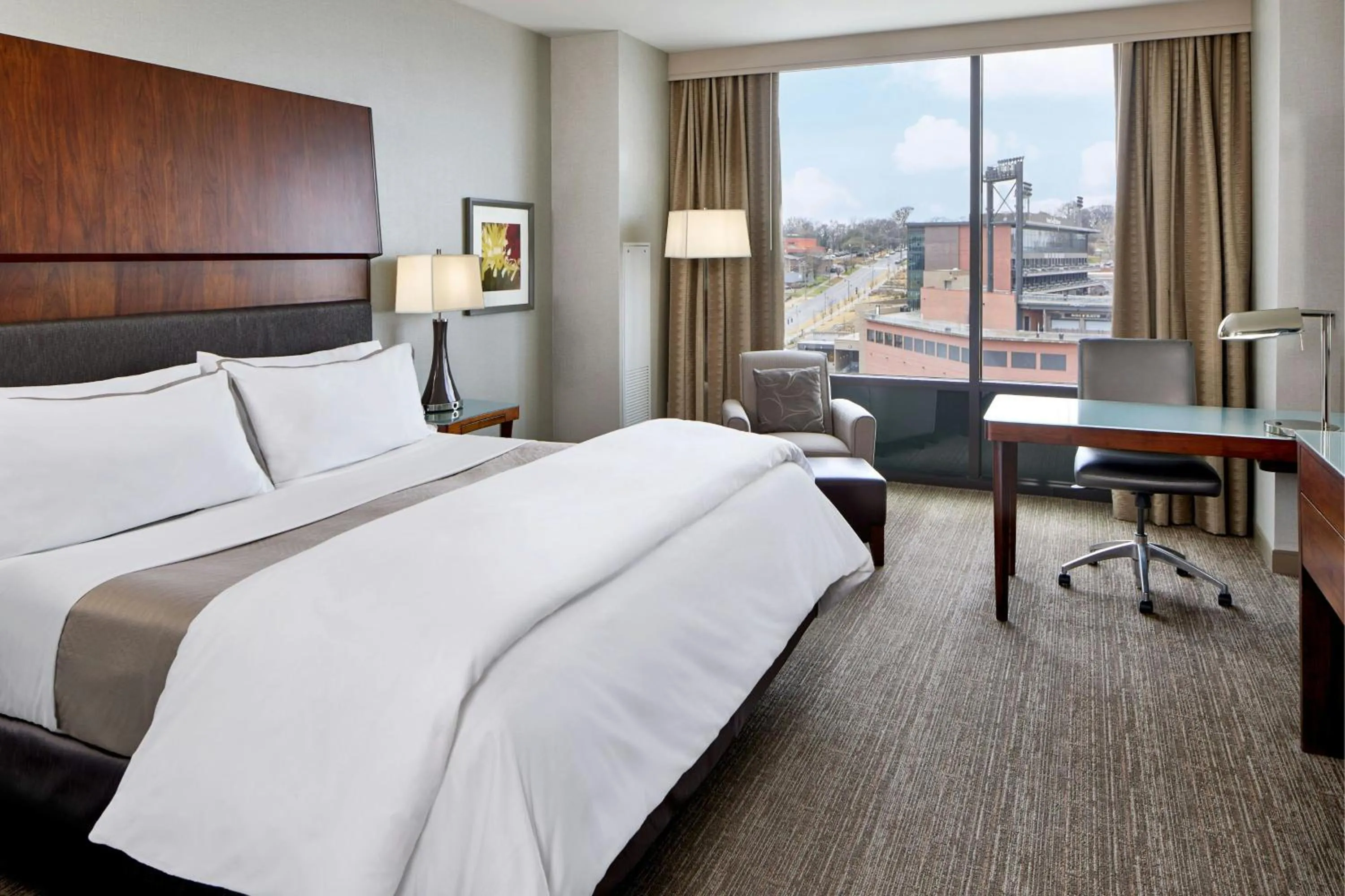 Photo of the whole room, Bed in The Westin Birmingham