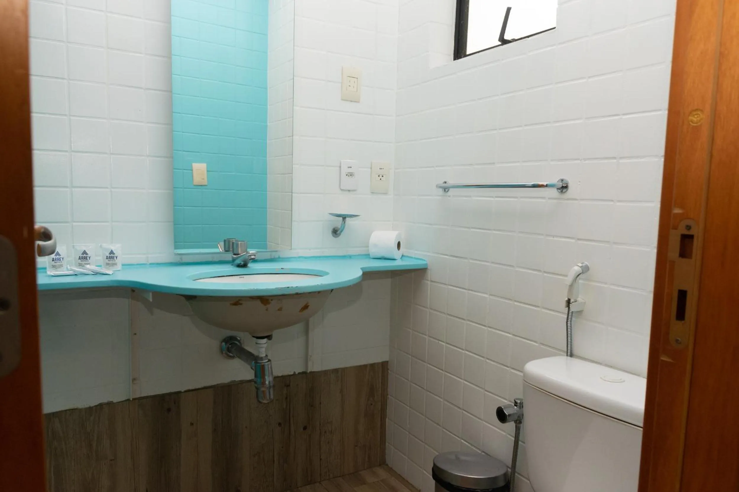 Bathroom in Arrey Executive Hotel