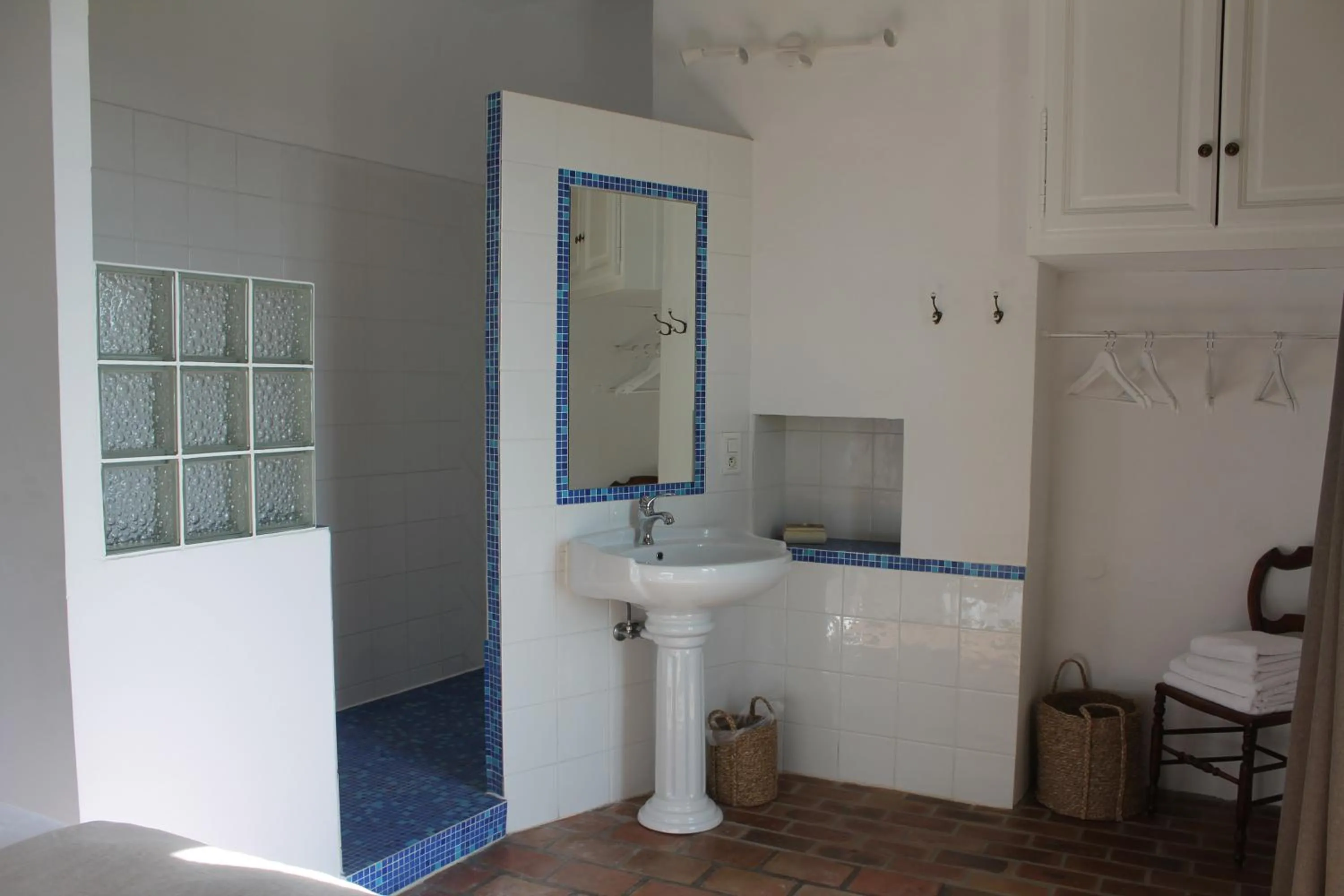 Bathroom in LA DEMEURE Bed and Breakfast