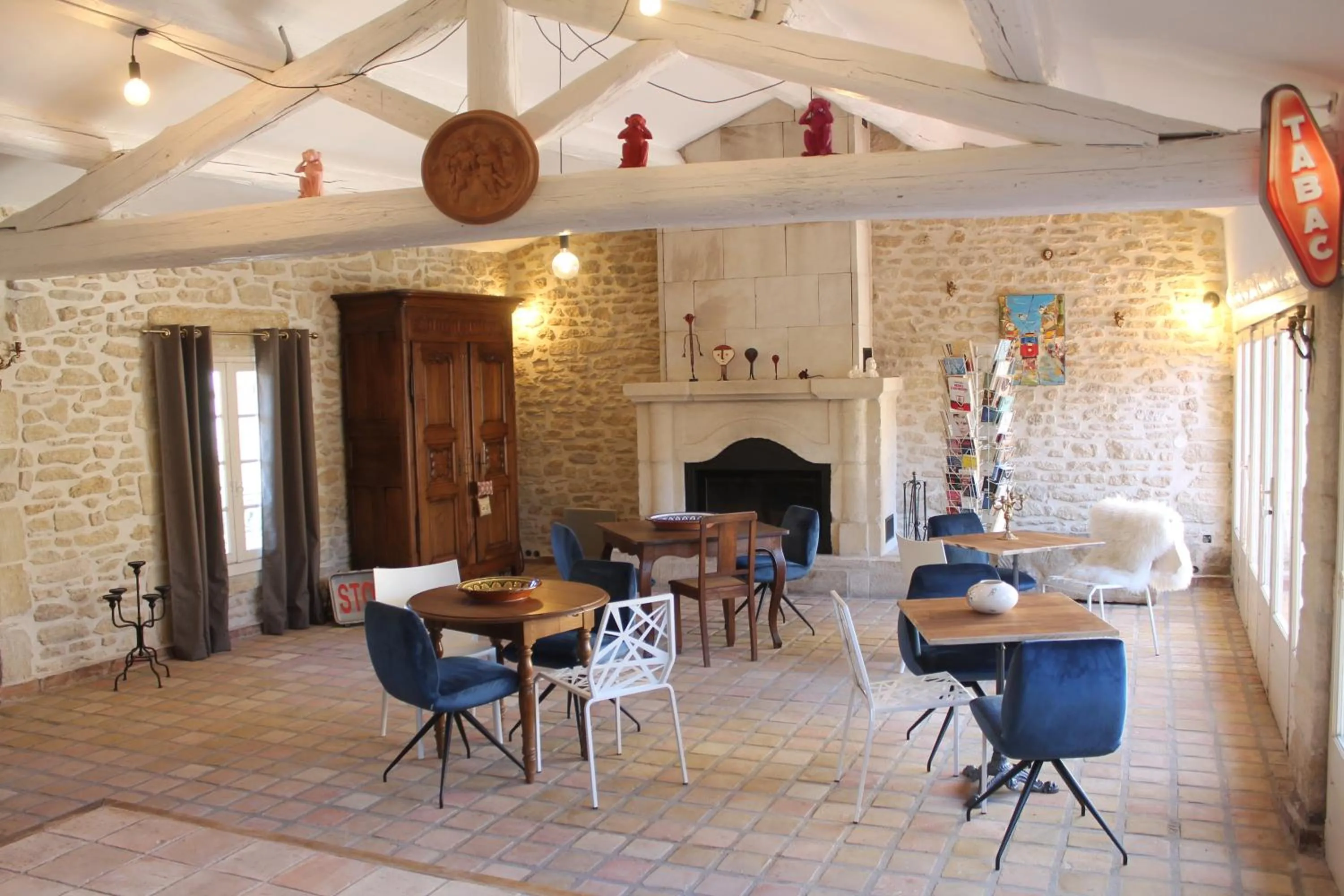 Restaurant/places to eat in LA DEMEURE Bed and Breakfast