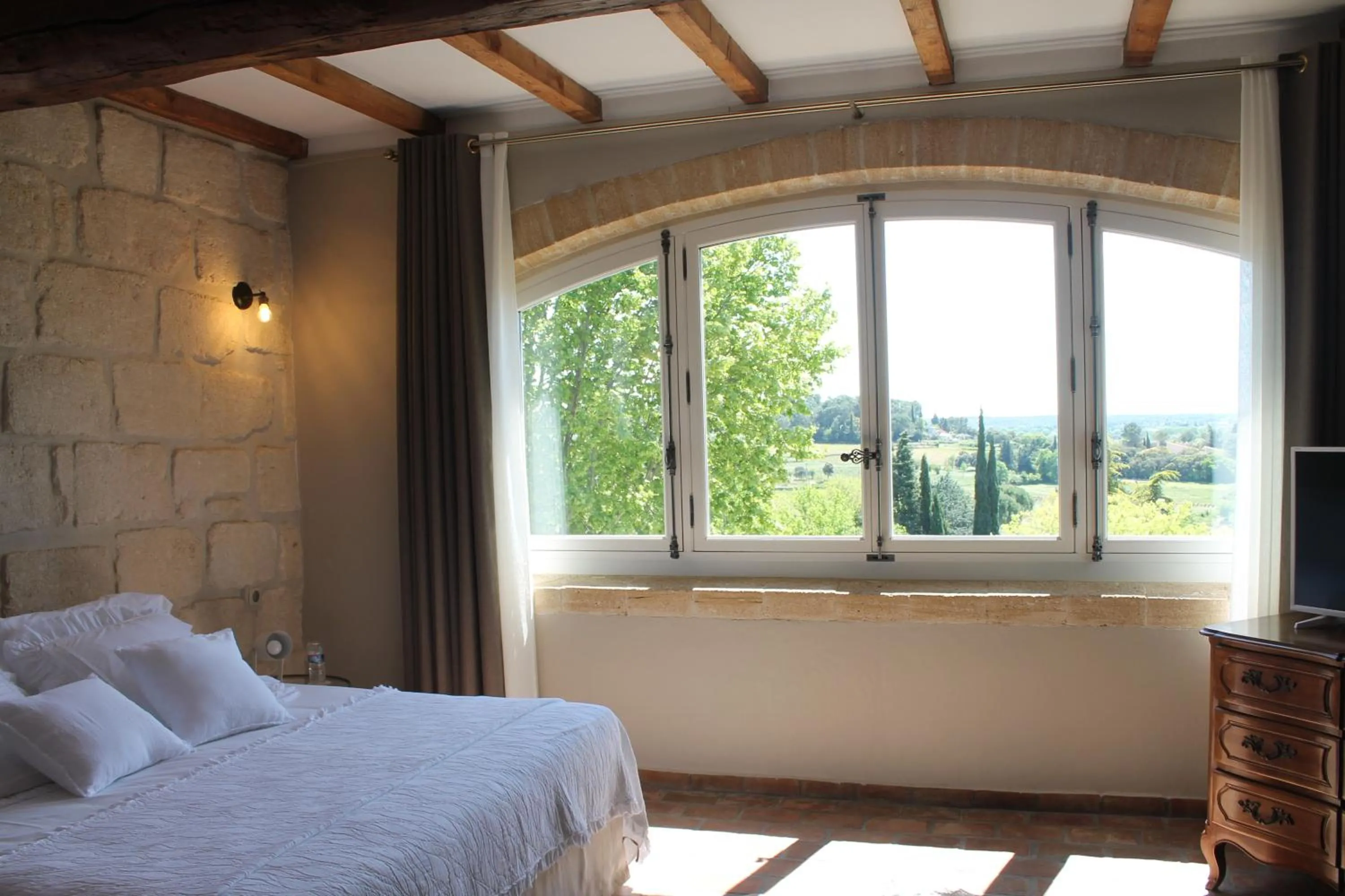 Photo of the whole room, Bed in LA DEMEURE Bed and Breakfast