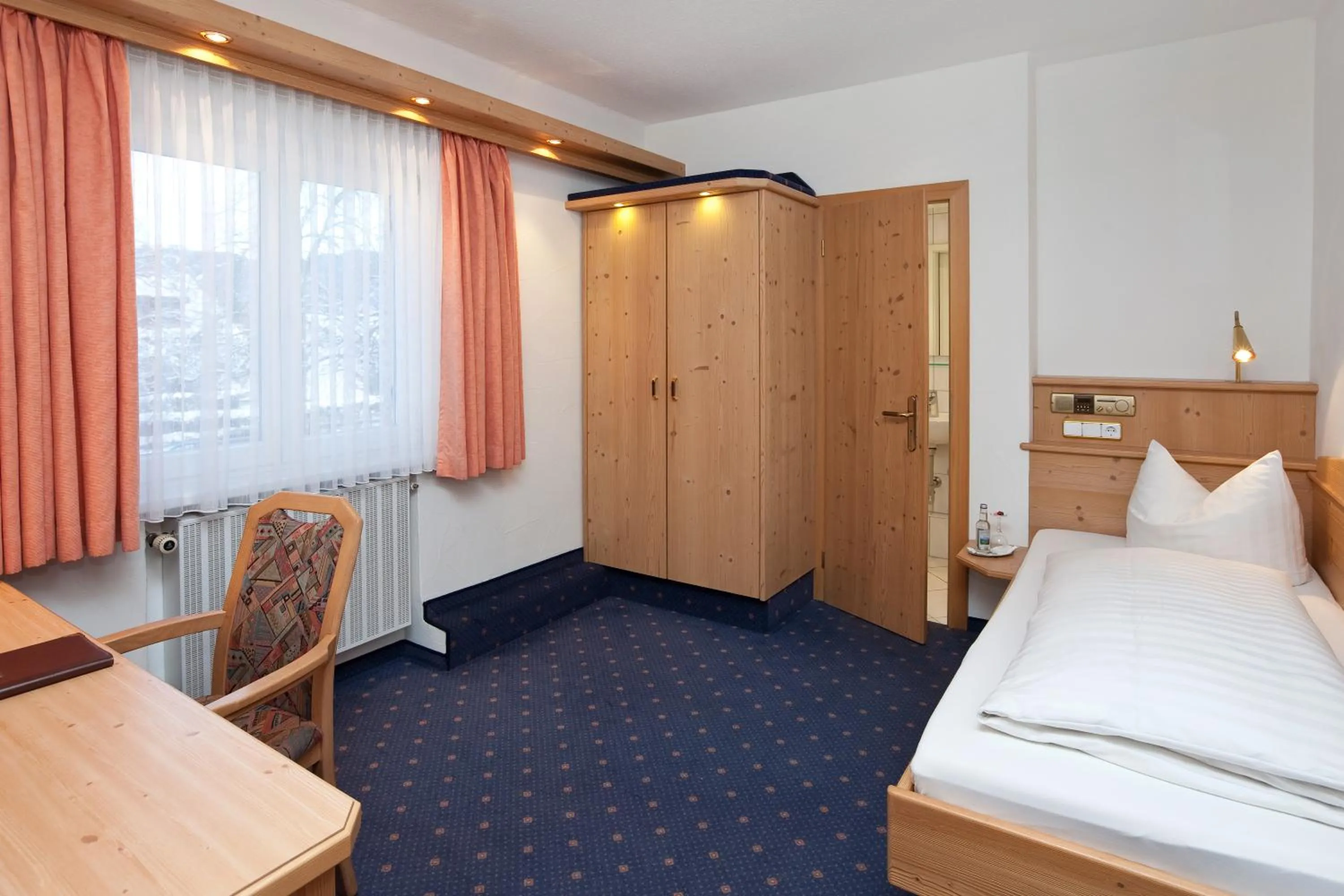 Photo of the whole room, Bed in Hotel garni Kappeler-Haus