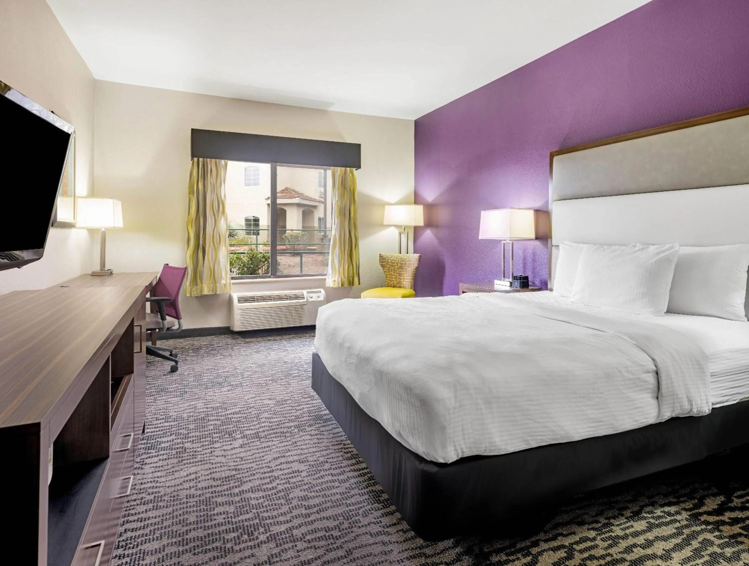 Photo of the whole room, Bed in La Quinta by Wyndham NW Tucson Marana