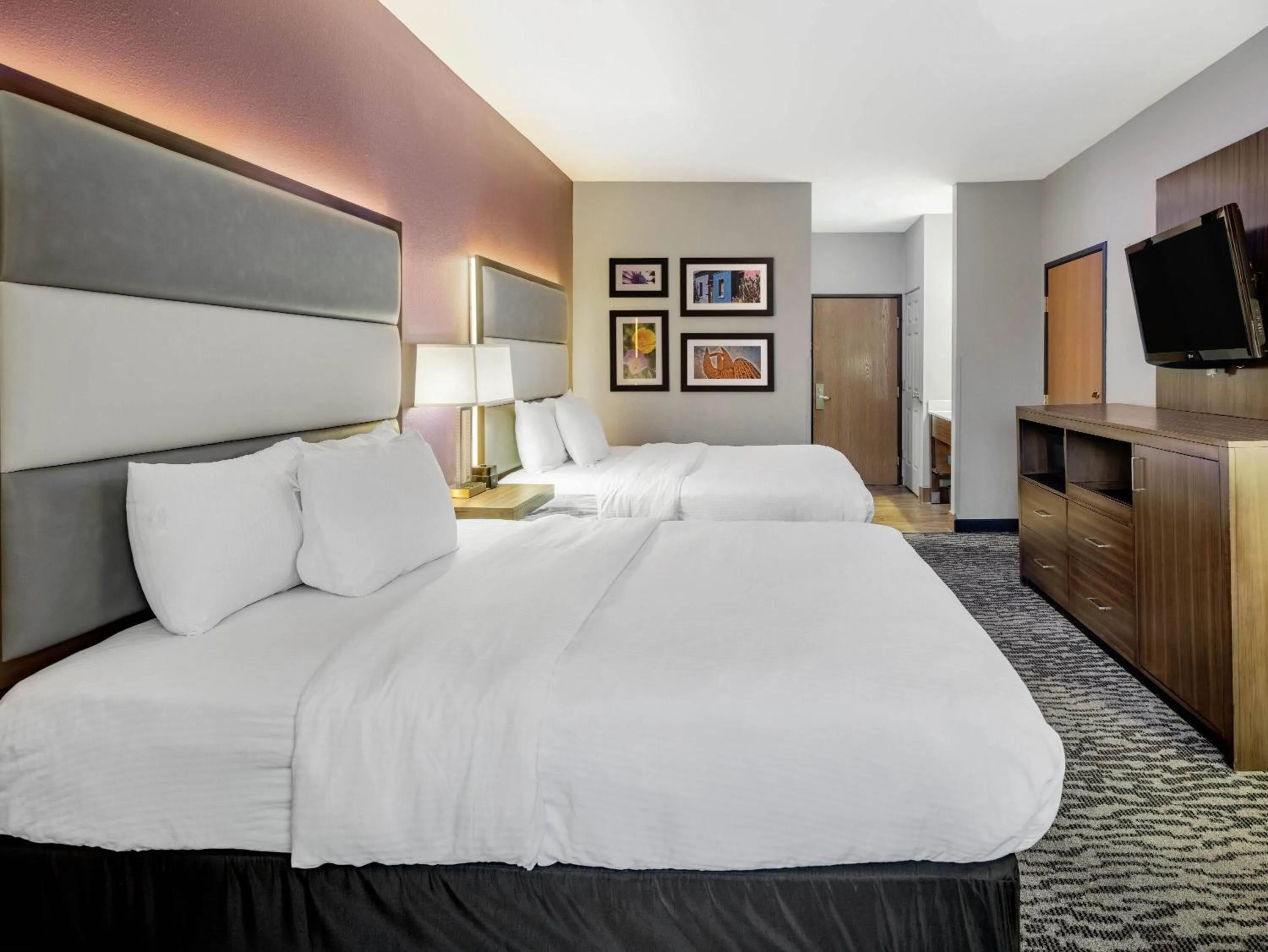 Photo of the whole room, Bed in La Quinta by Wyndham NW Tucson Marana