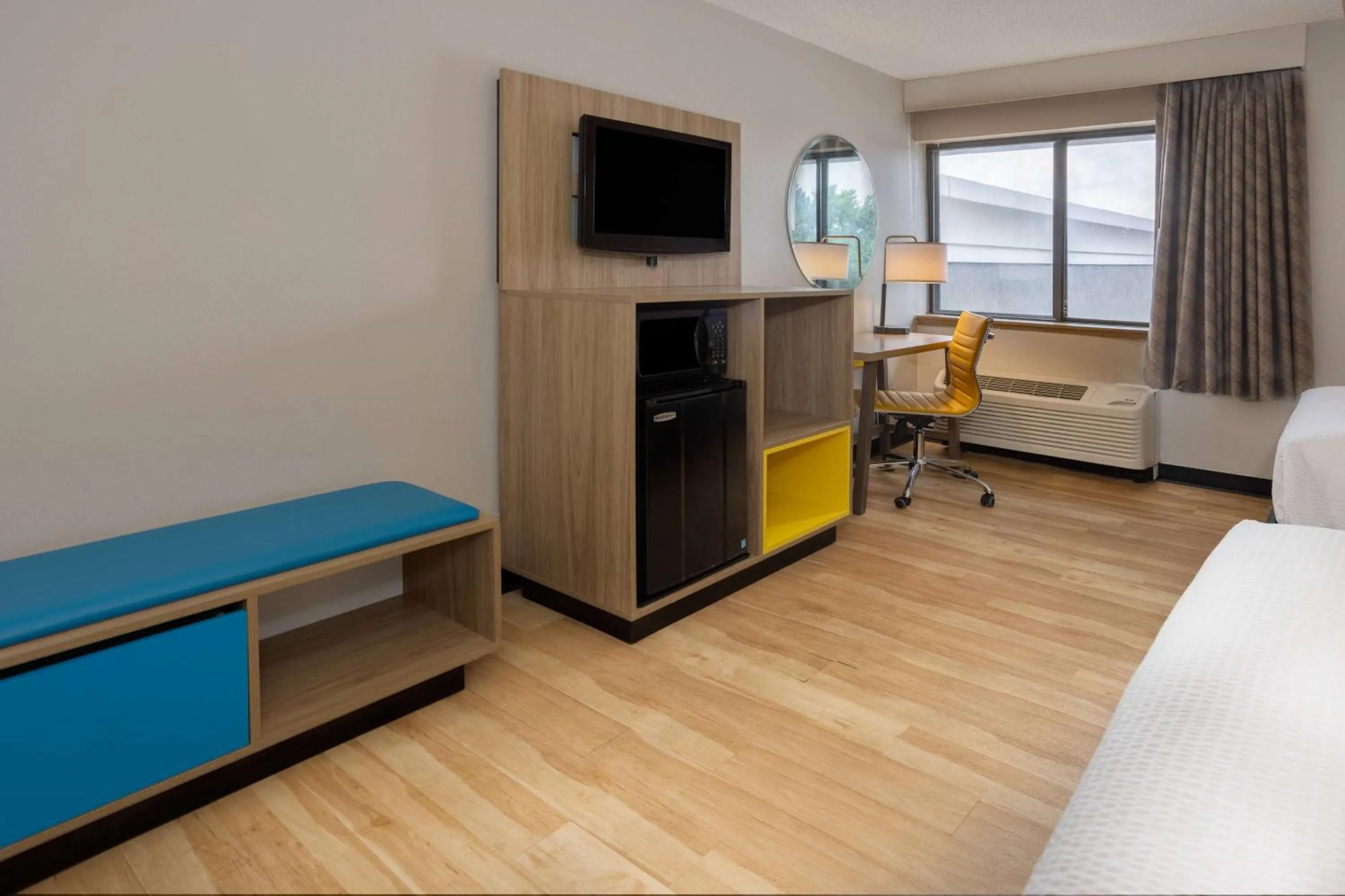 Photo of the whole room, Bed in Days Inn by Wyndham Pleasant Prairie Kenosha