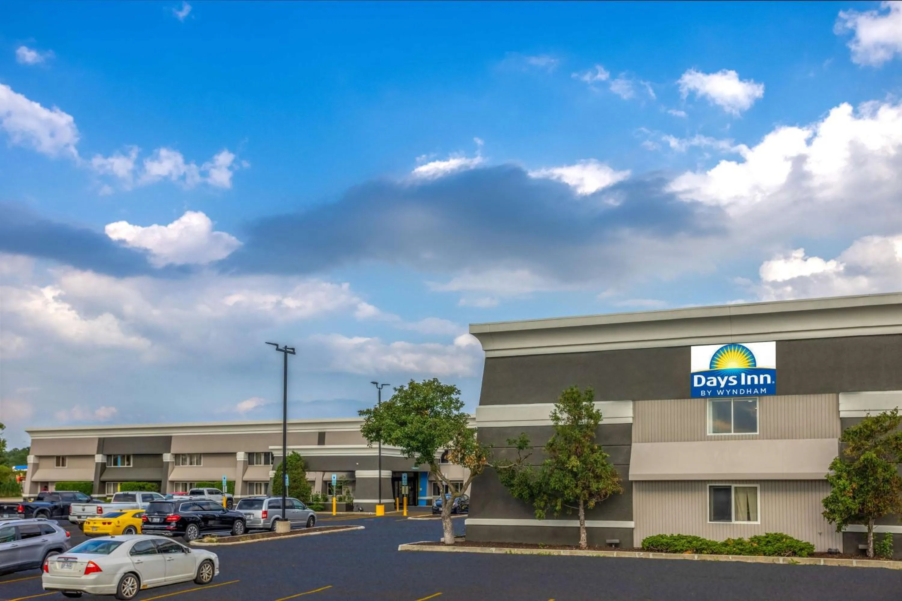 Property building in Days Inn by Wyndham Pleasant Prairie Kenosha