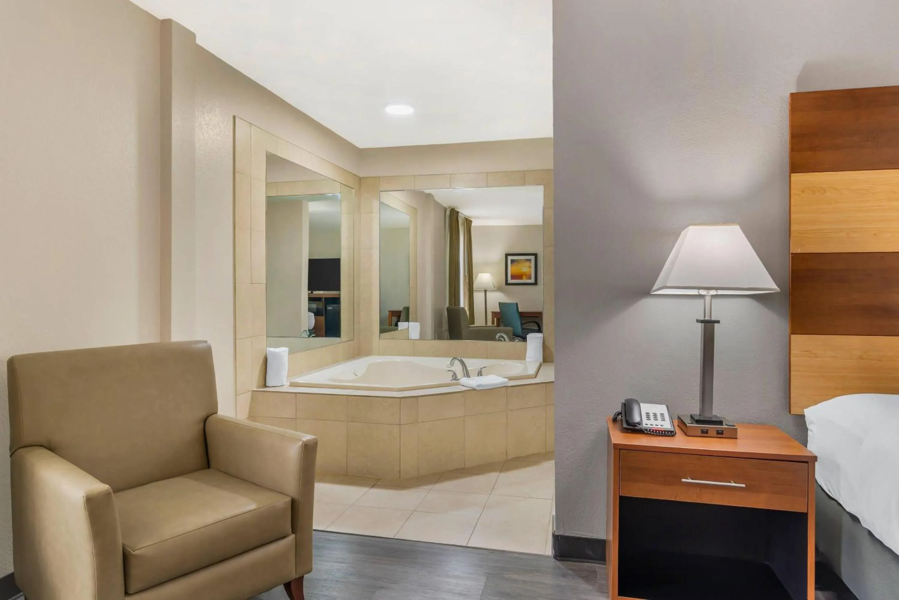 Bedroom, Bed in Quality Inn Loganville US Highway 78