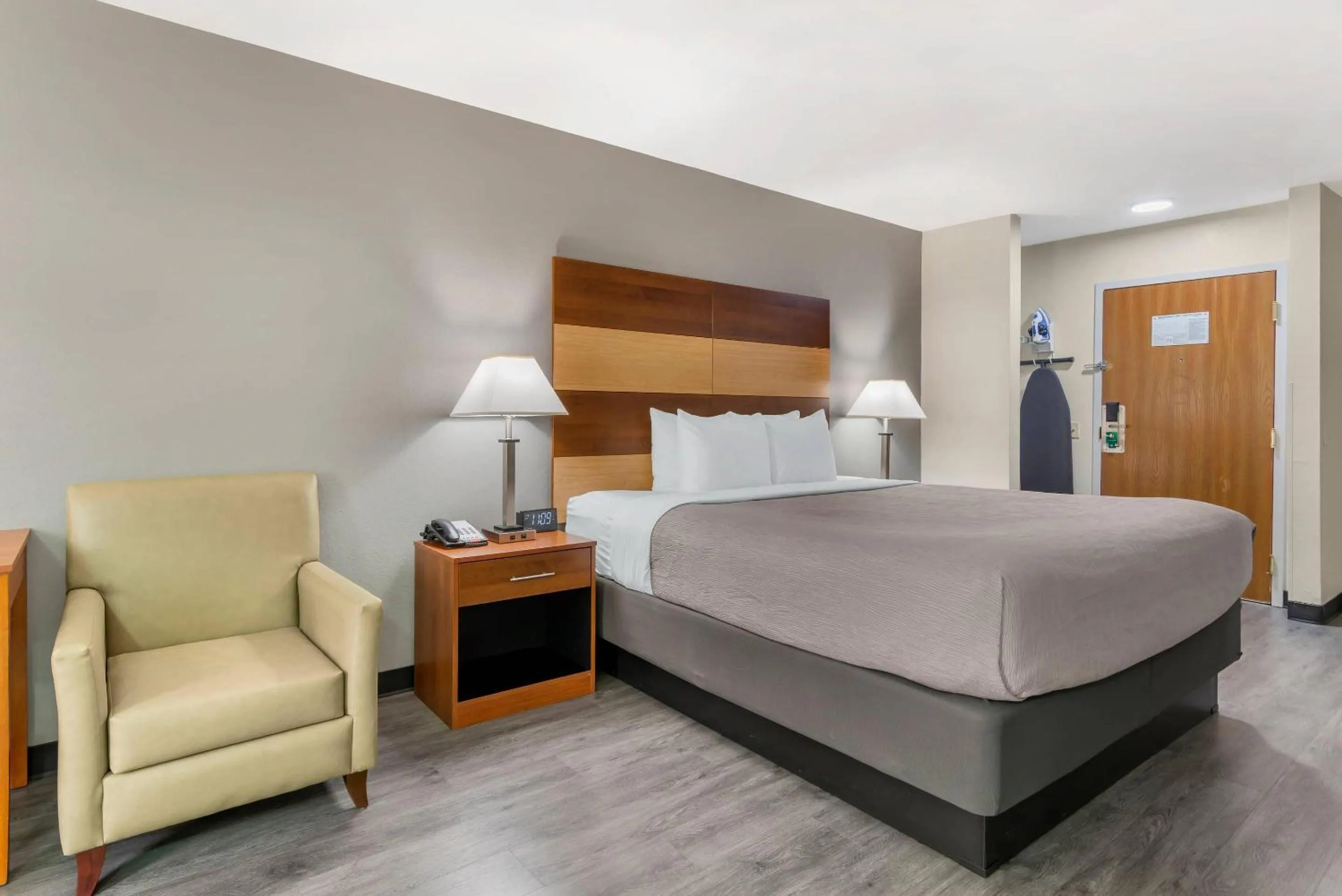 Bedroom, Bed in Quality Inn Loganville US Highway 78