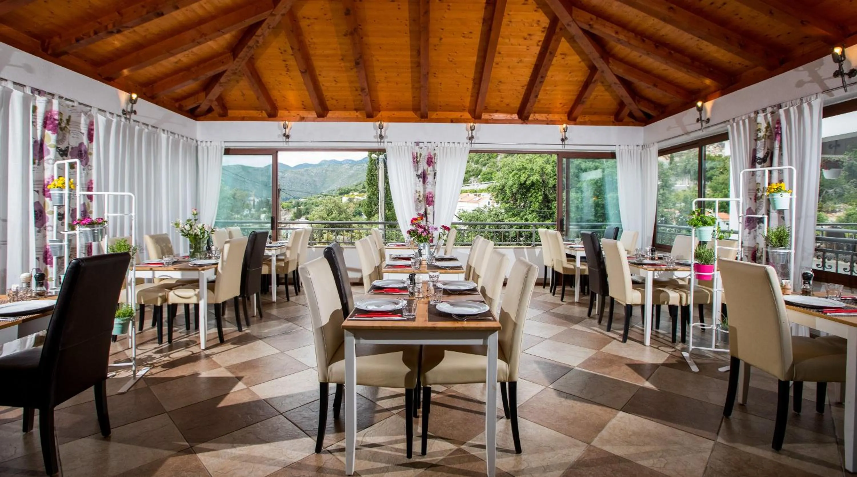 Breakfast in Villa Lanterna