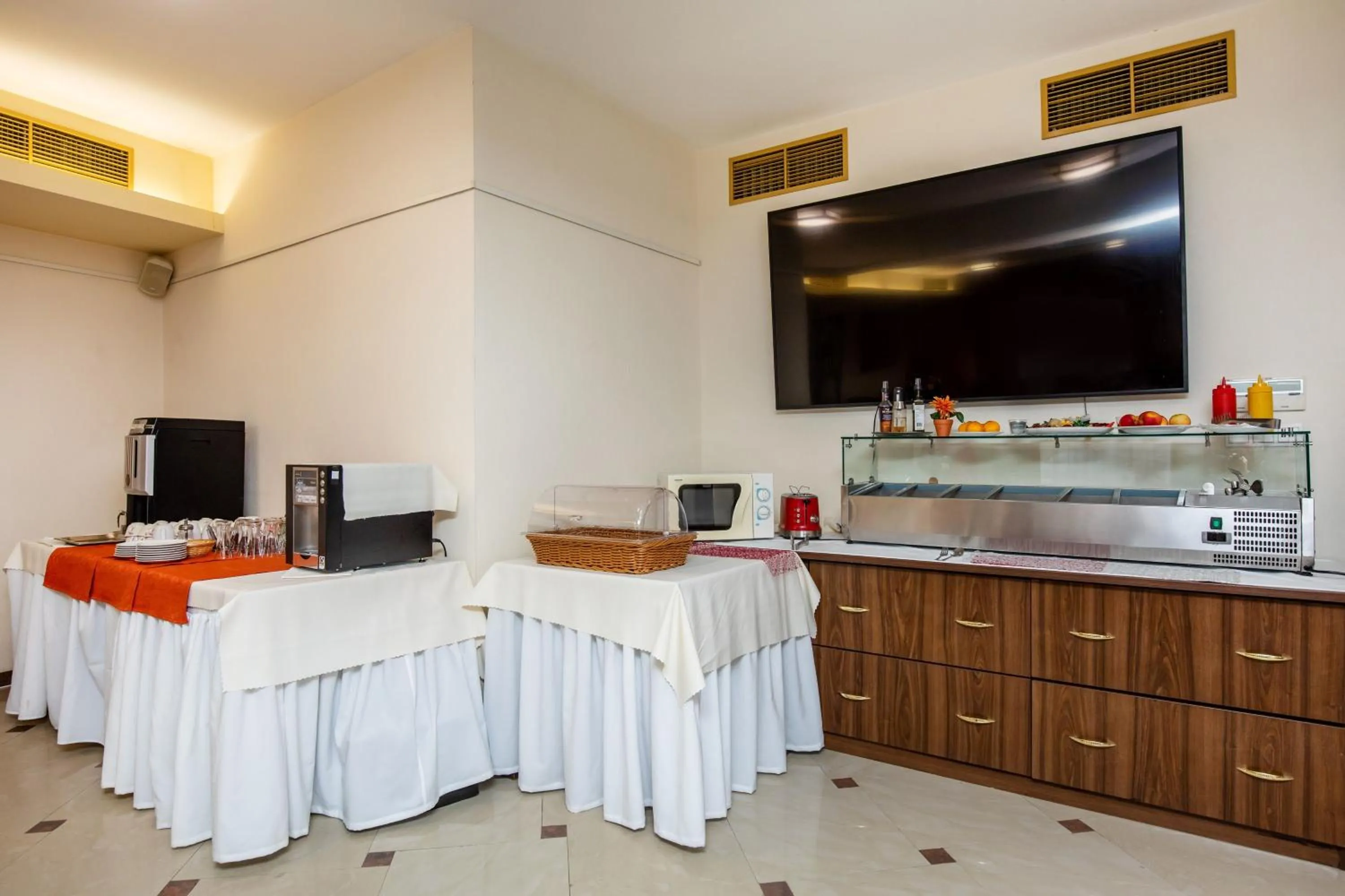 Breakfast in Hotel Boss