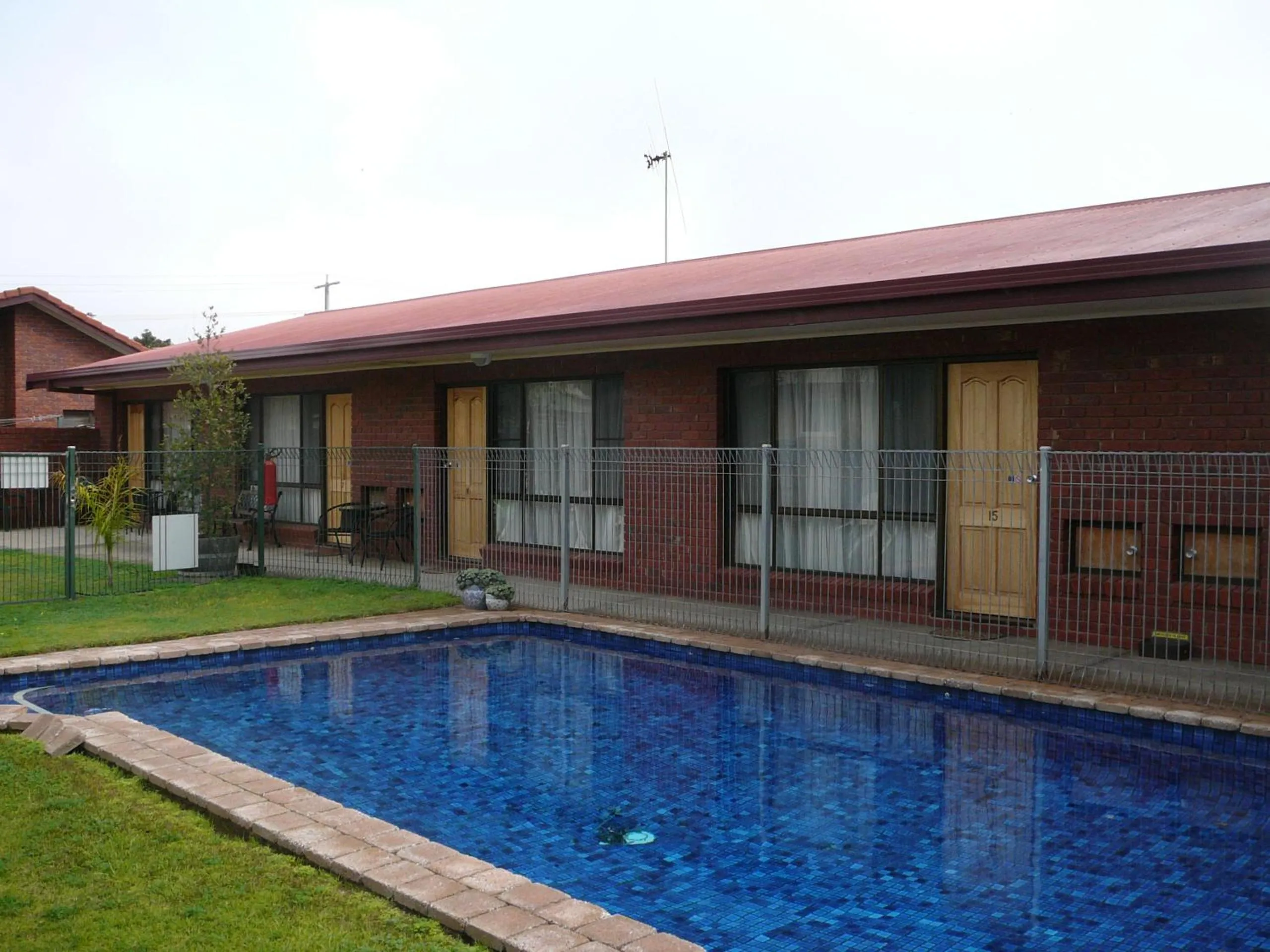 Swimming pool in Murray River Motel