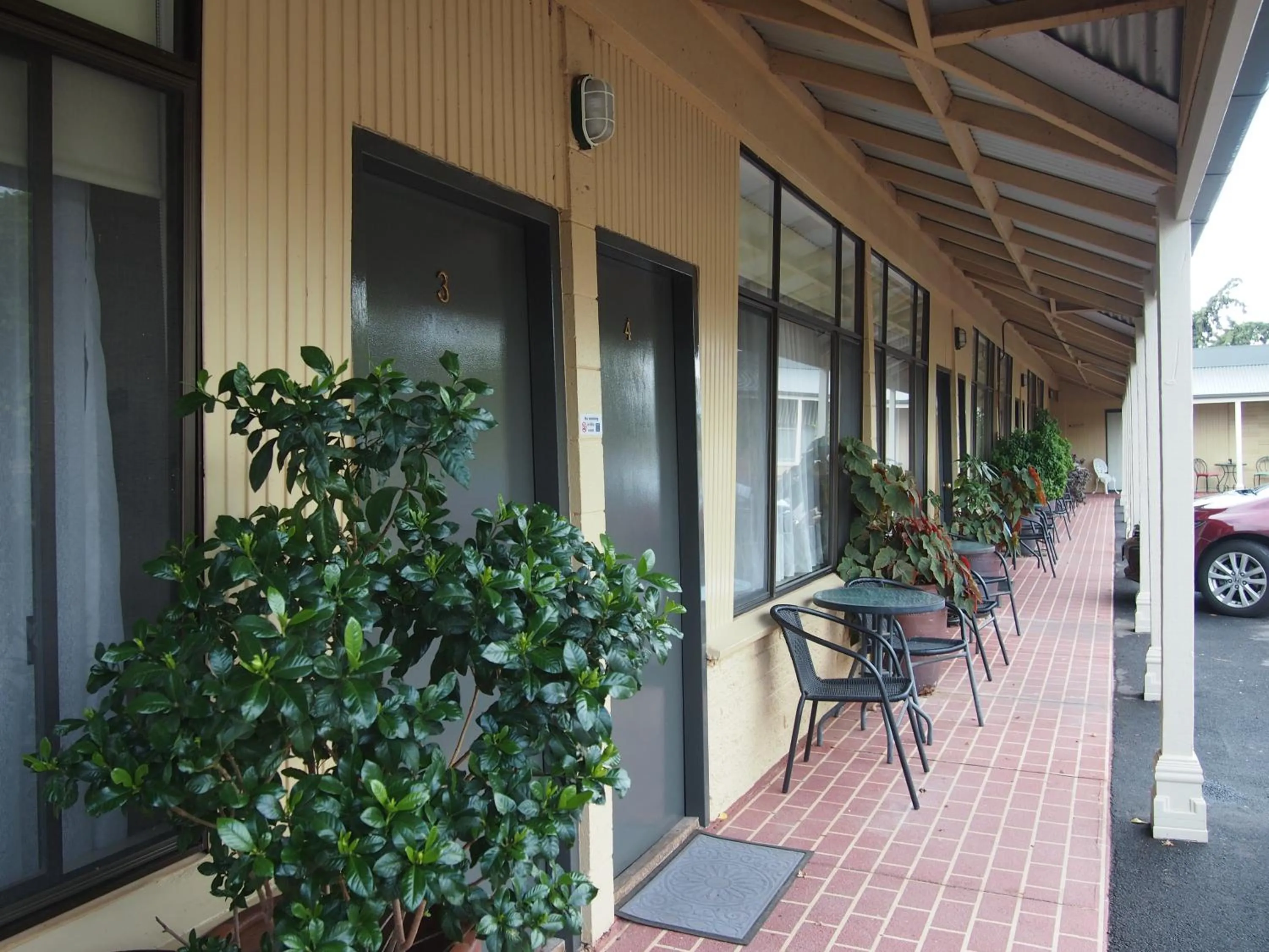 Facade/entrance in Murray River Motel