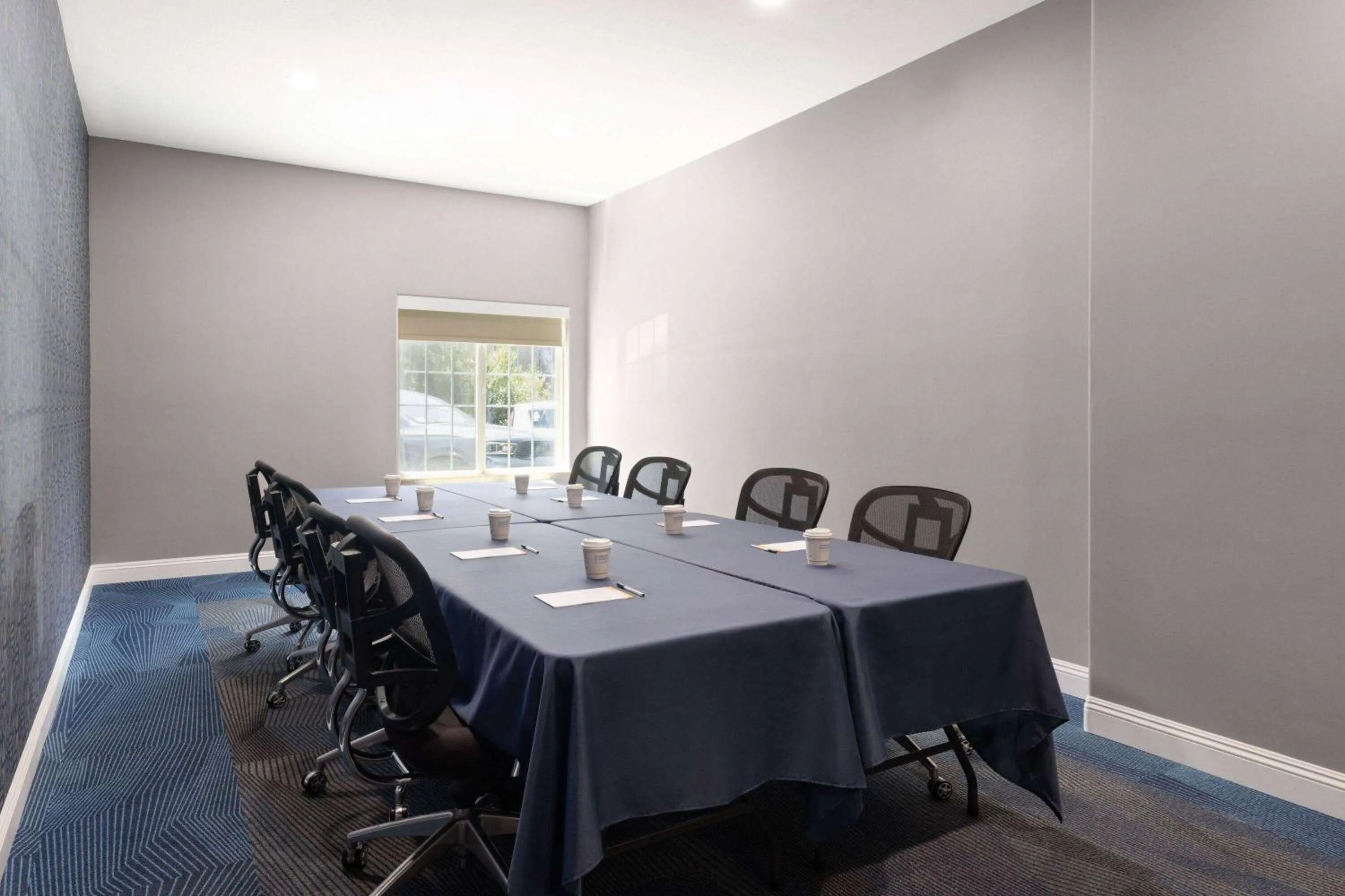Meeting/conference room in La Quinta by Wyndham Bakersfield North