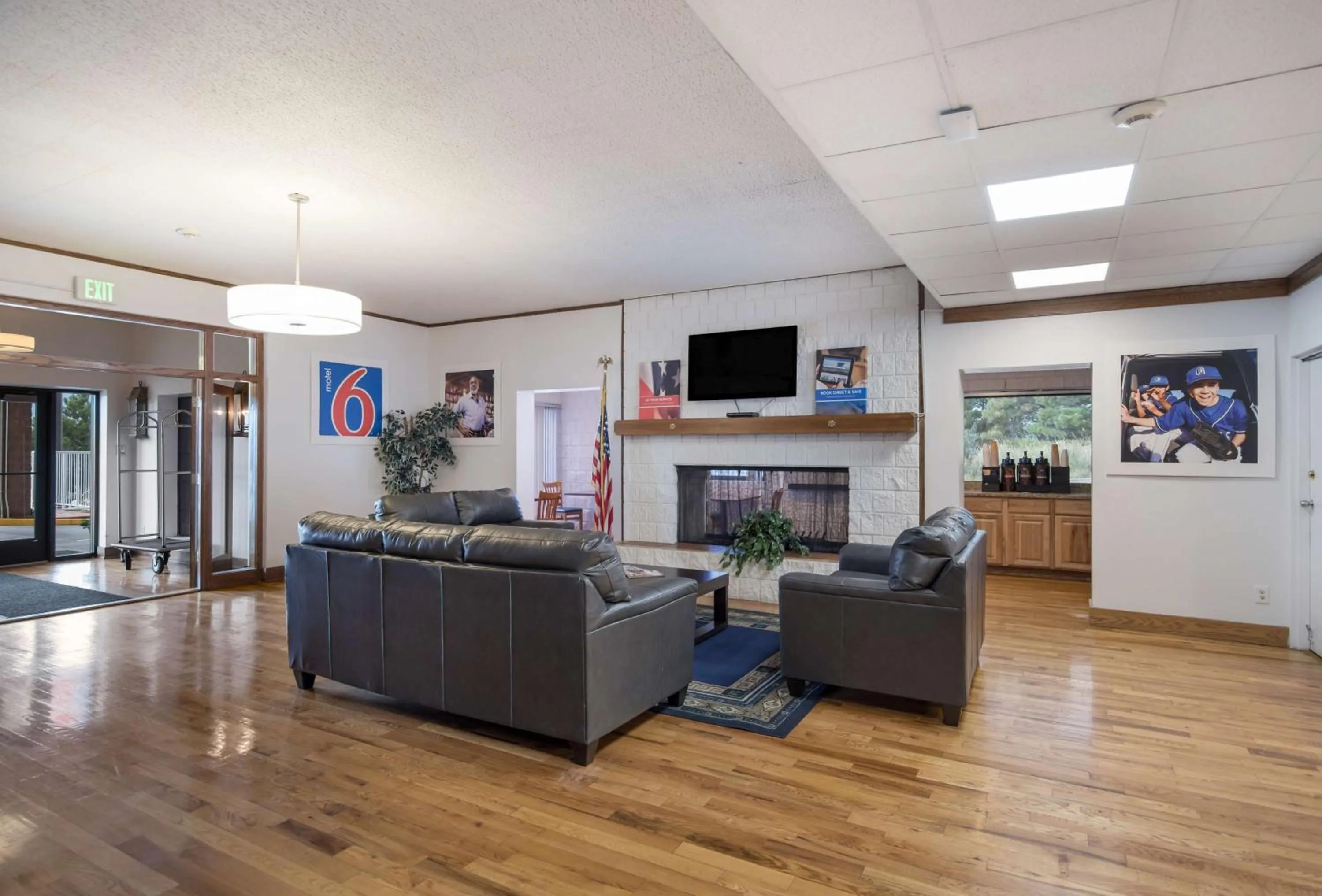 Lobby or reception in Studio 6 Colorado Springs, Colorado - Air Force Academy