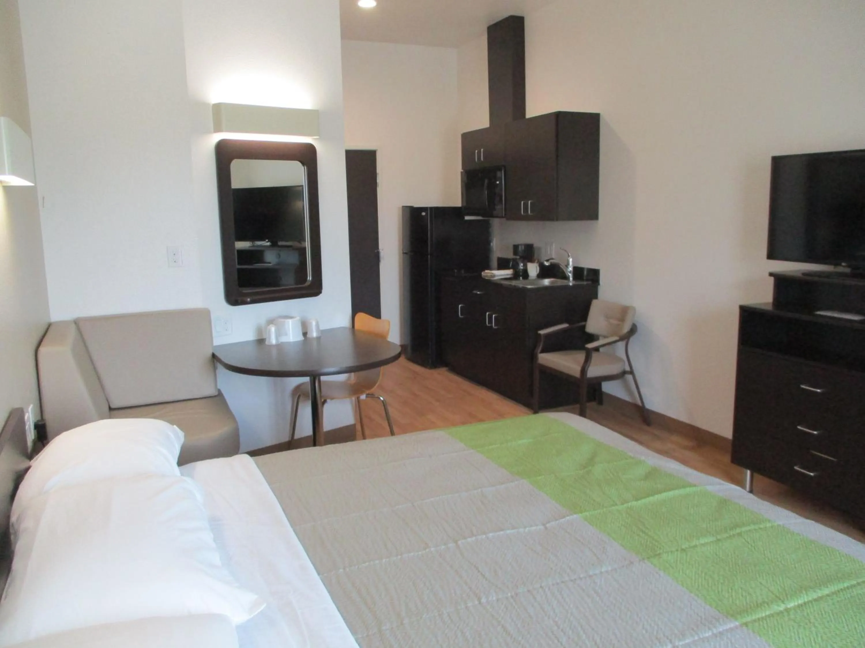 Bed in Studio 6-Corpus Christi, TX