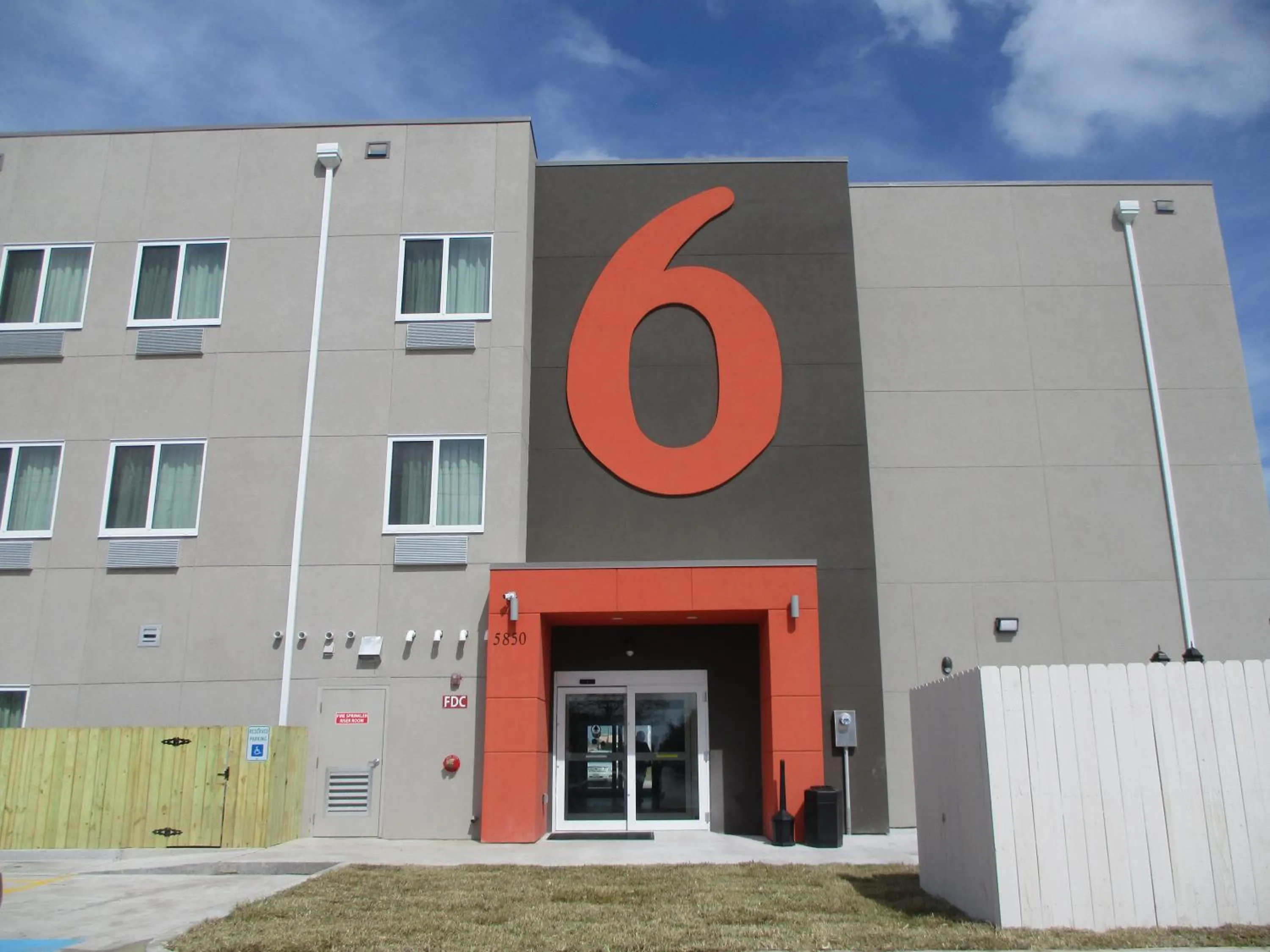 Property building in Studio 6-Corpus Christi, TX