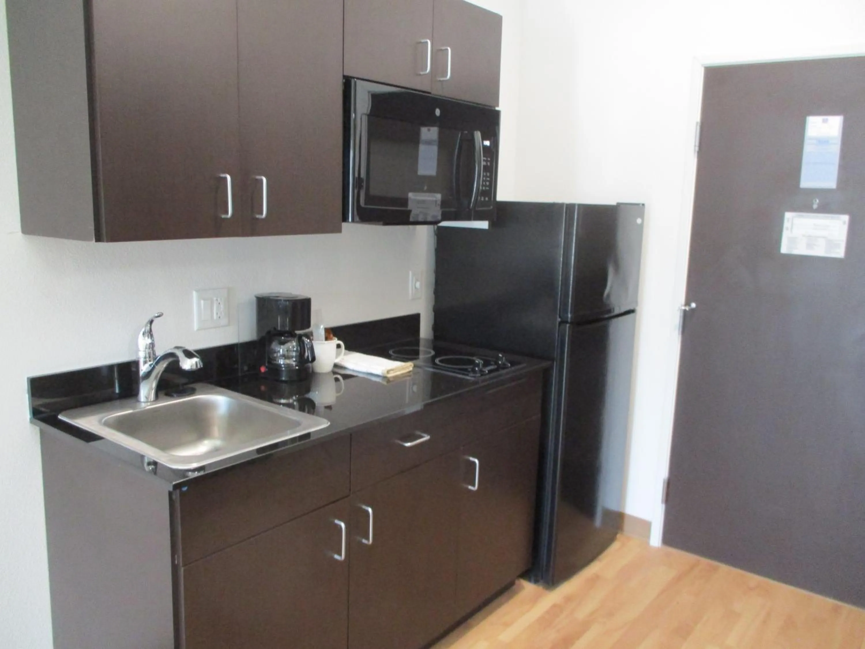 Kitchen or kitchenette in Studio 6-Corpus Christi, TX