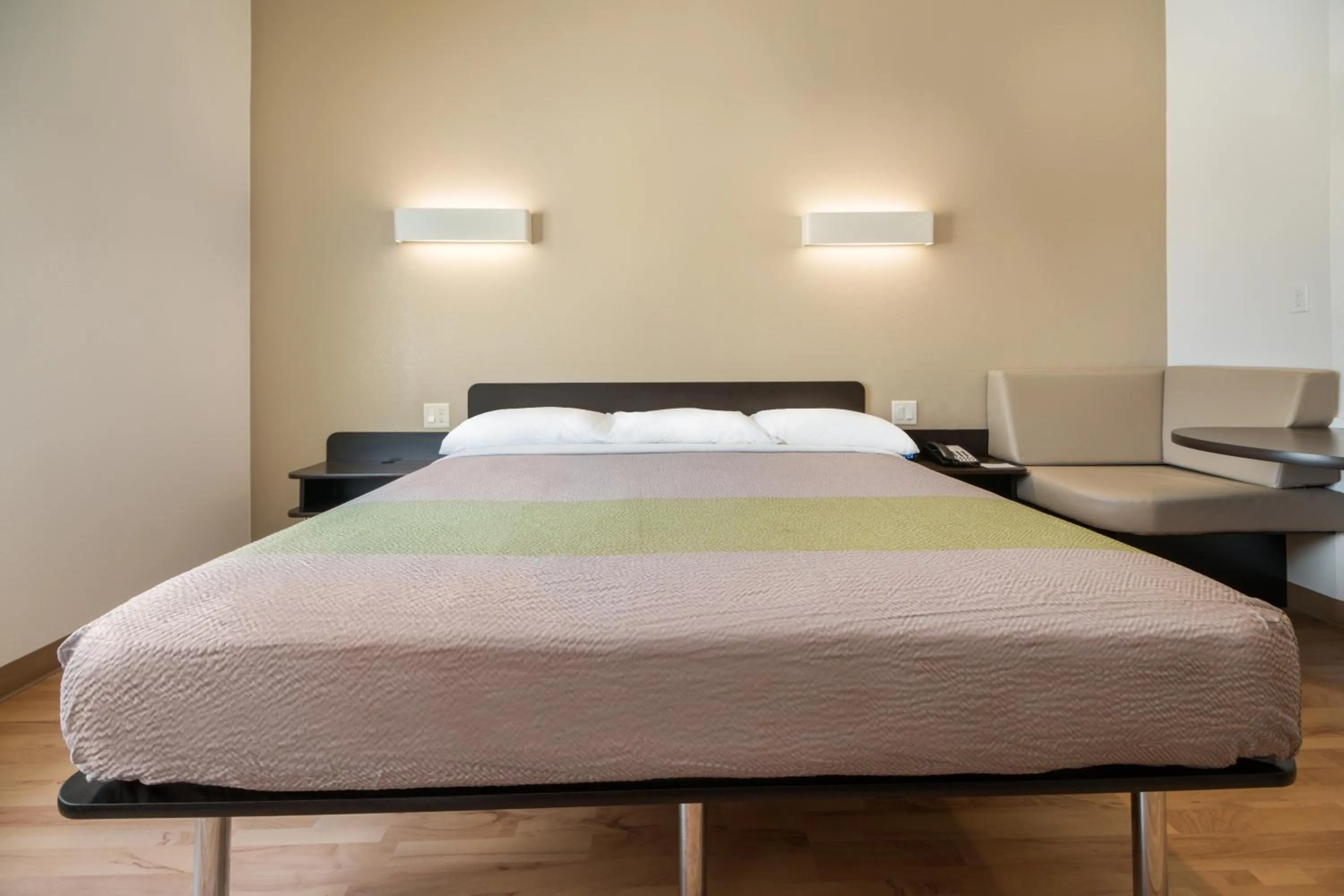 Bedroom, Bed in Studio 6-Corpus Christi, TX