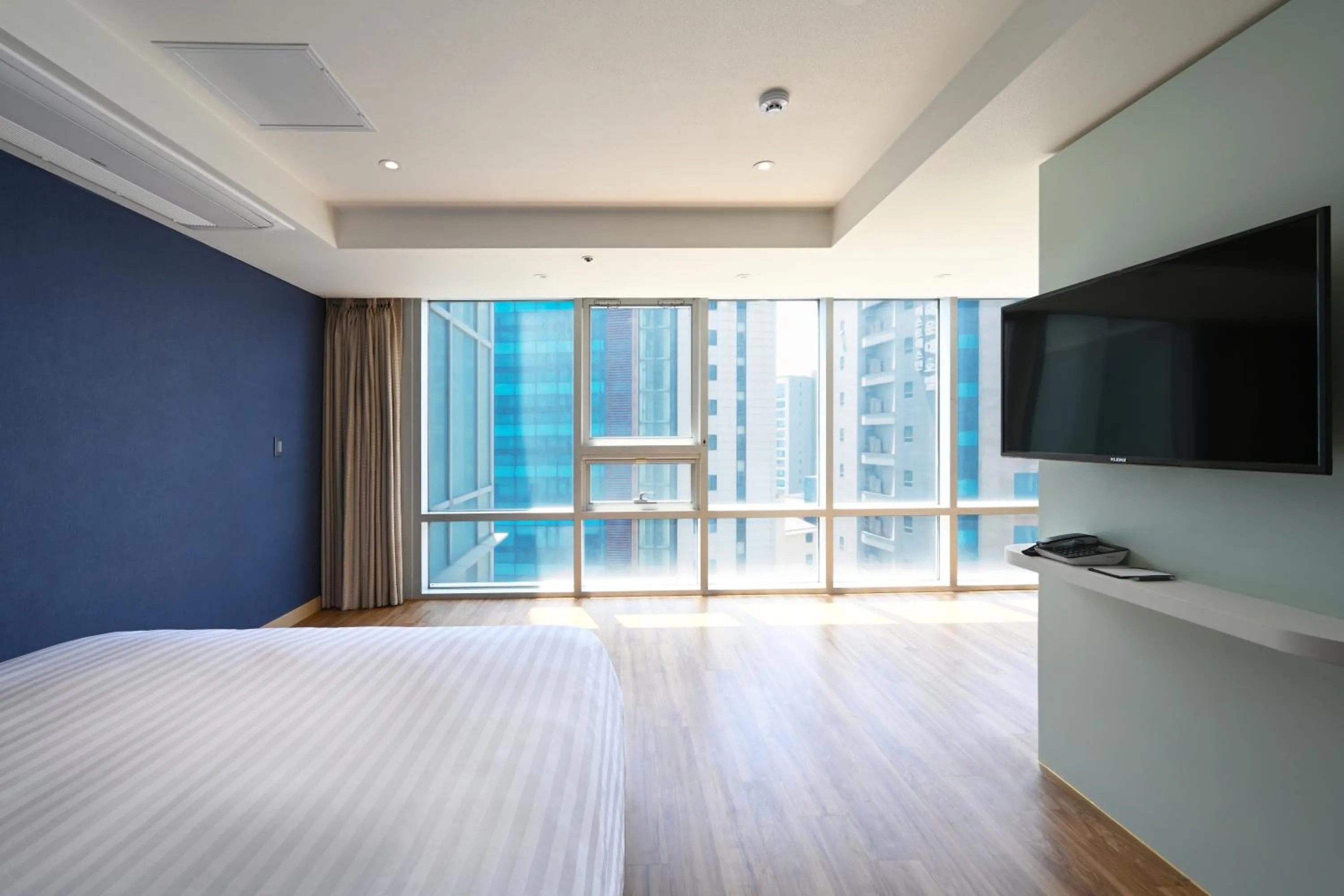City view, Bed in Kolon Seacloud Hotel