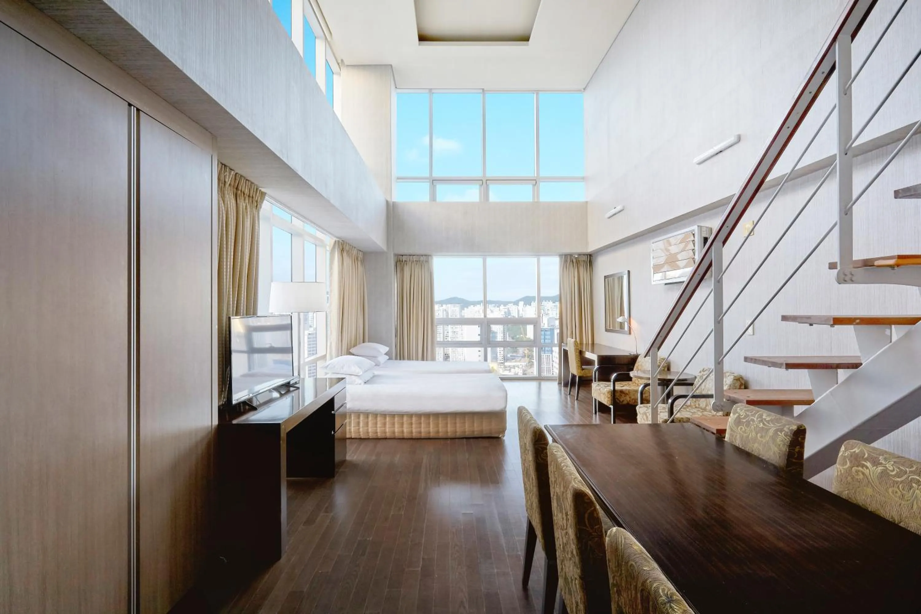 Photo of the whole room, Bed in Kolon Seacloud Hotel