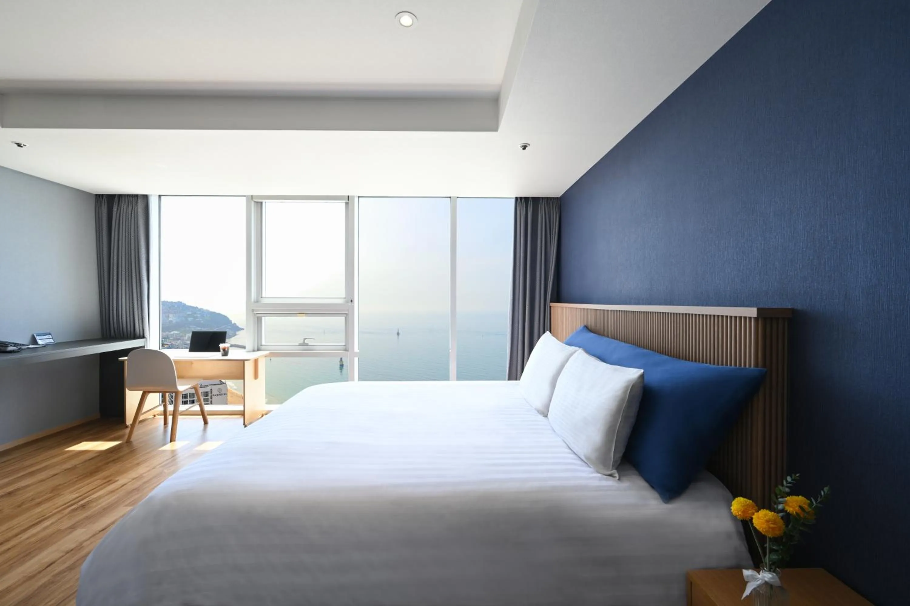 Sea view, Bed in Kolon Seacloud Hotel