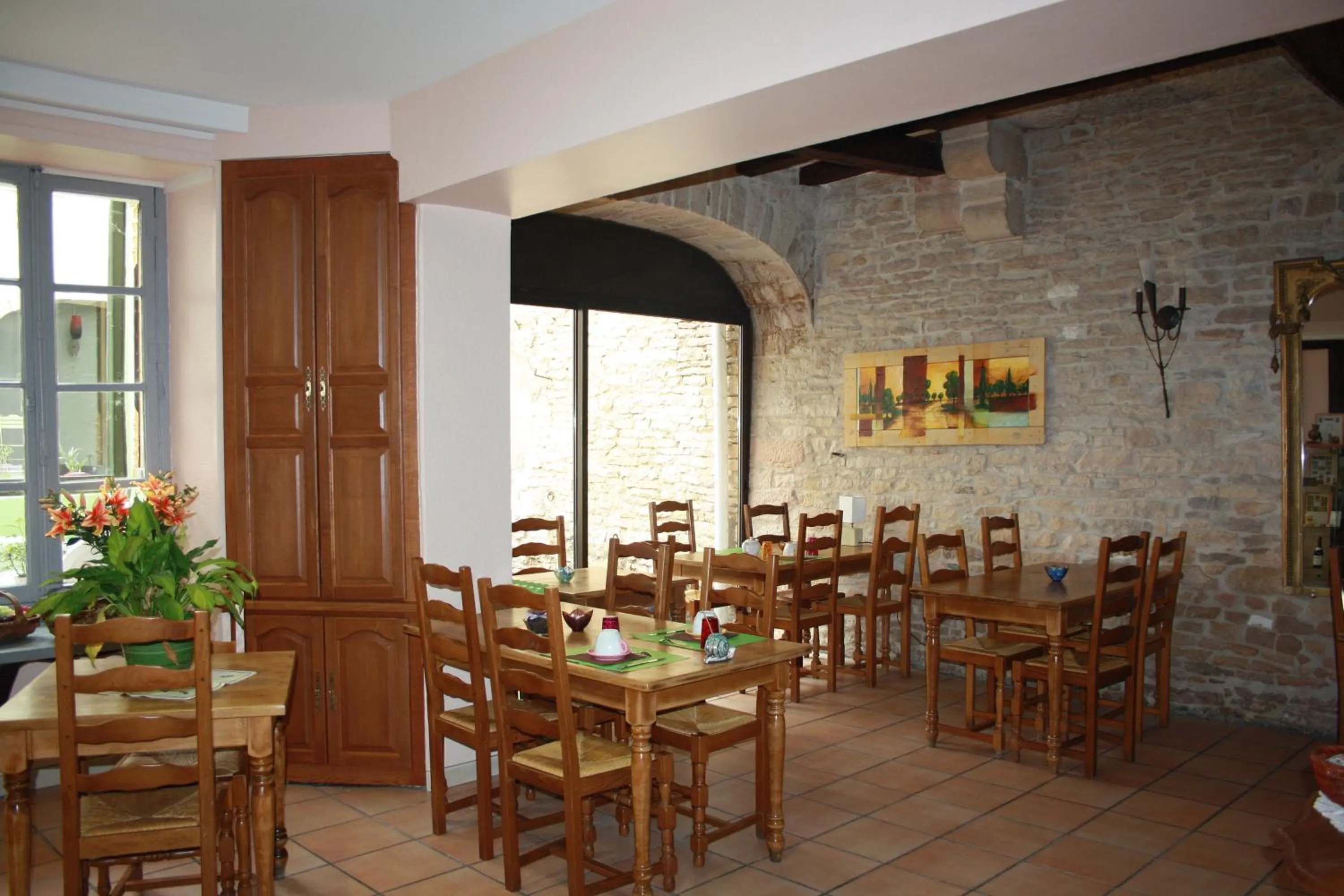 Restaurant/places to eat in Hôtel République