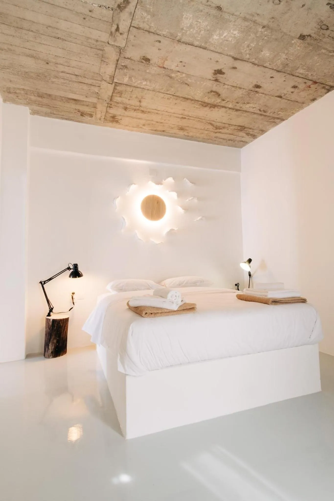 Bed in Mesanto Luxury Suites