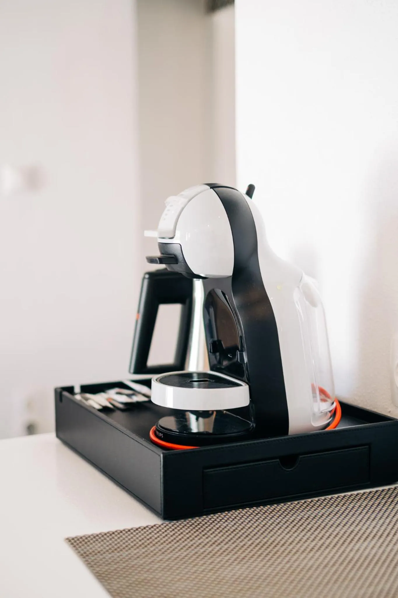 Coffee/tea facilities in Mesanto Luxury Suites