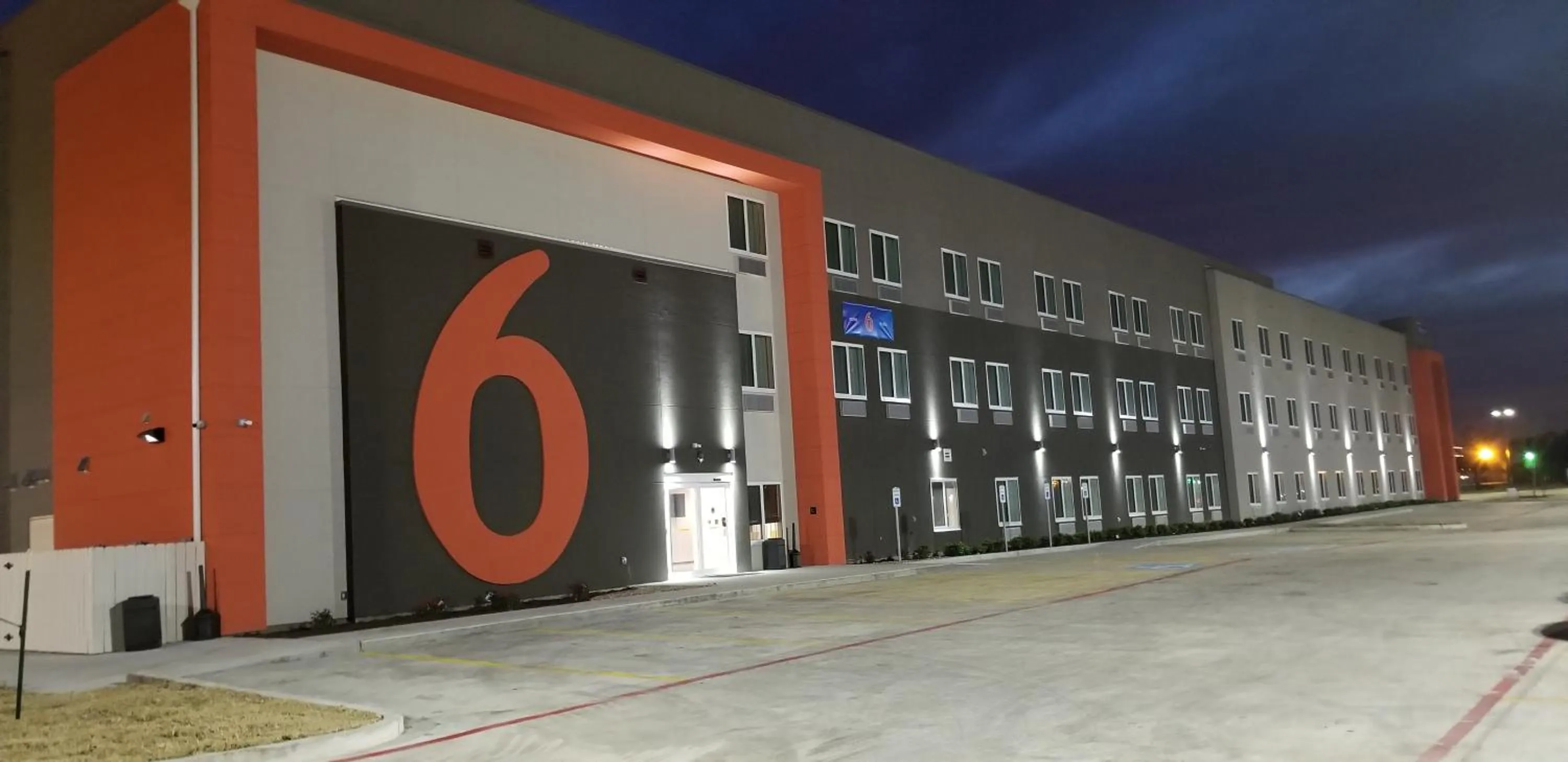 Property building in Motel 6-Corpus Christi, TX