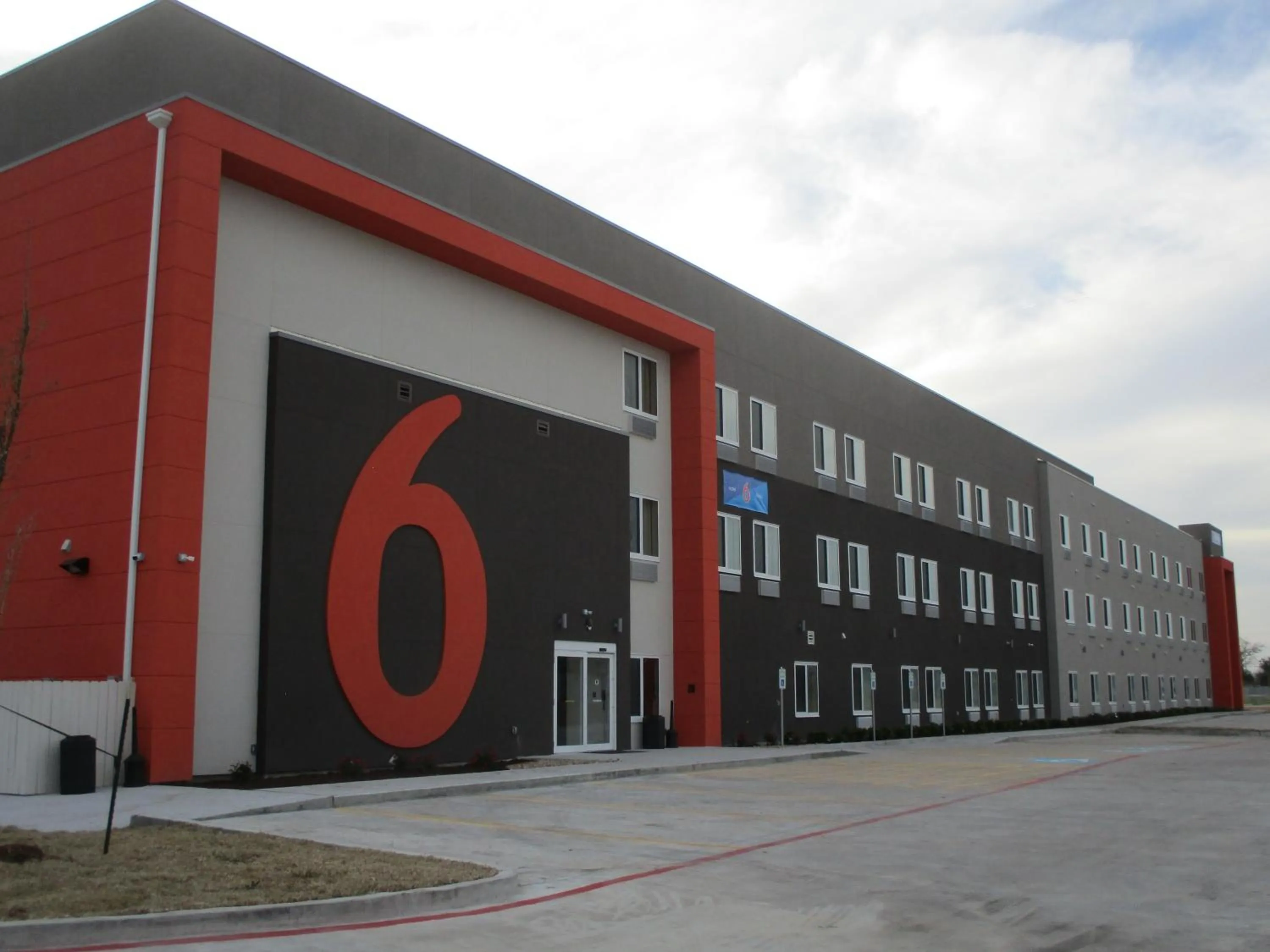 Property building in Motel 6-Corpus Christi, TX