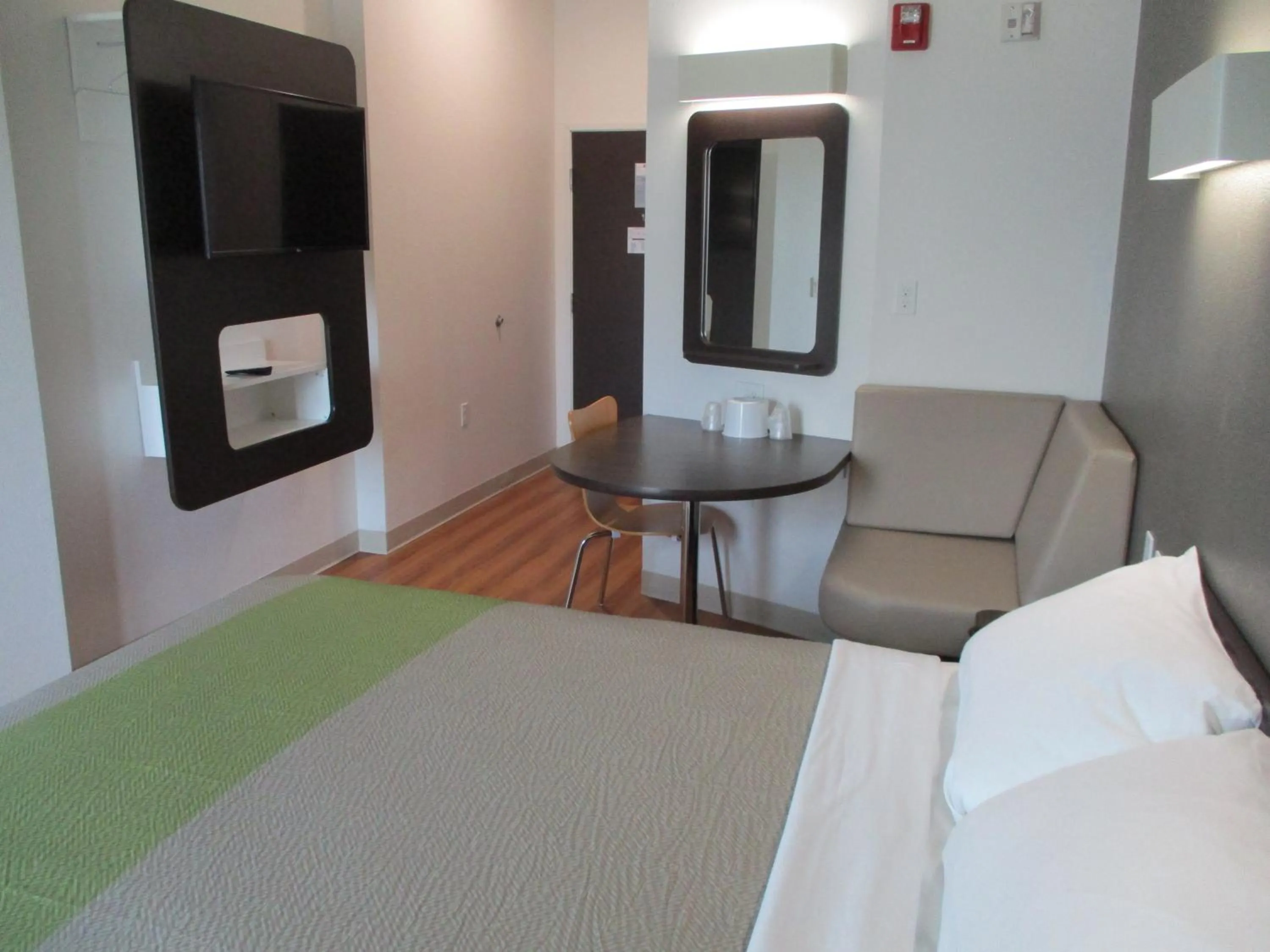 Bedroom, Bed in Motel 6-Corpus Christi, TX