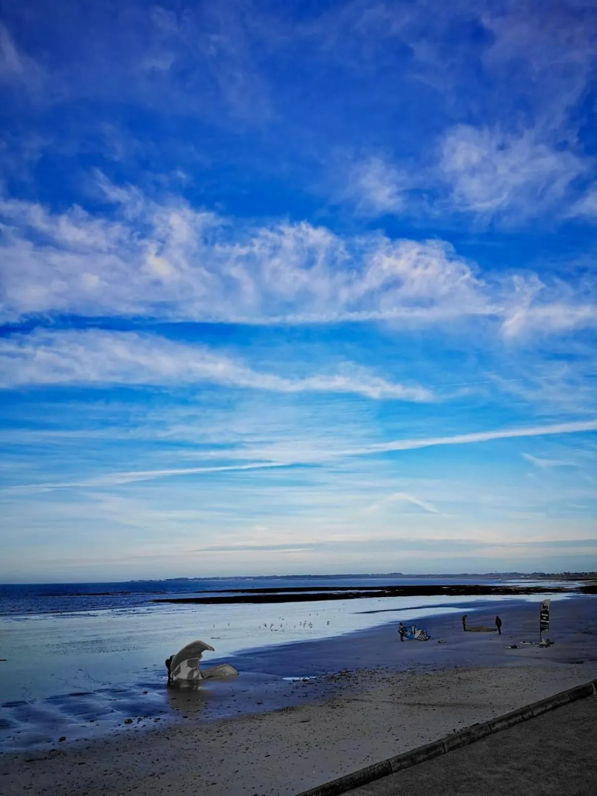 Beach in Hôtel Restaurant Le Mur du Roy