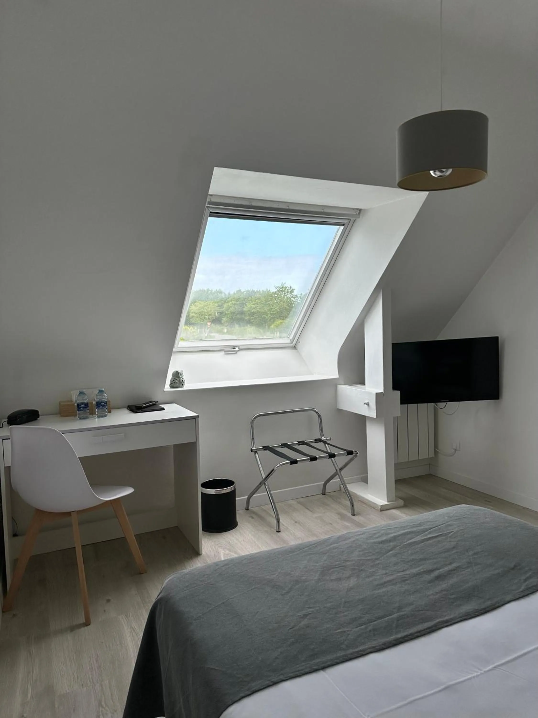 Bed in Hôtel Restaurant Le Mur du Roy