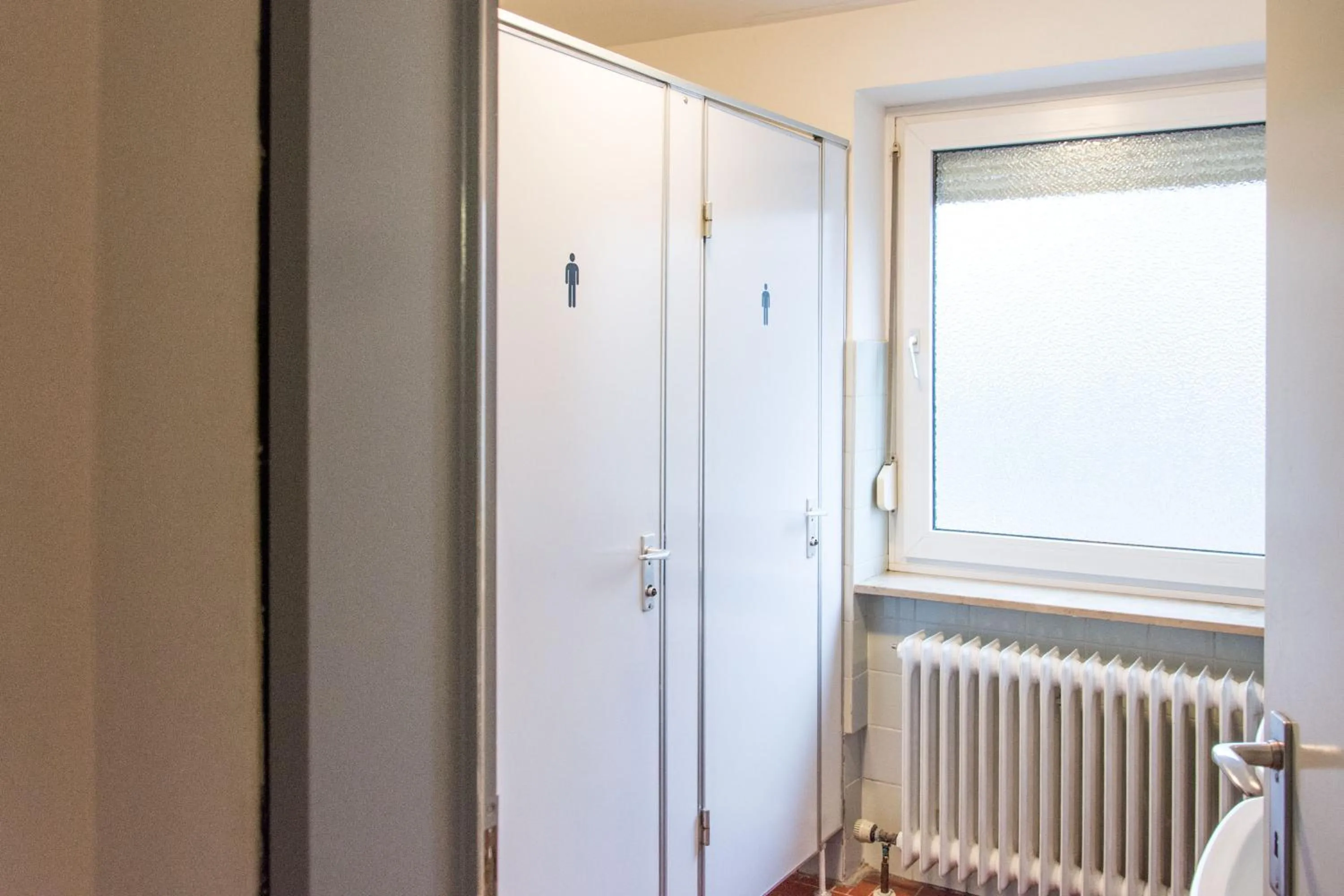 Bathroom in 1, 2, sleep Hostel Nürnberg Messe