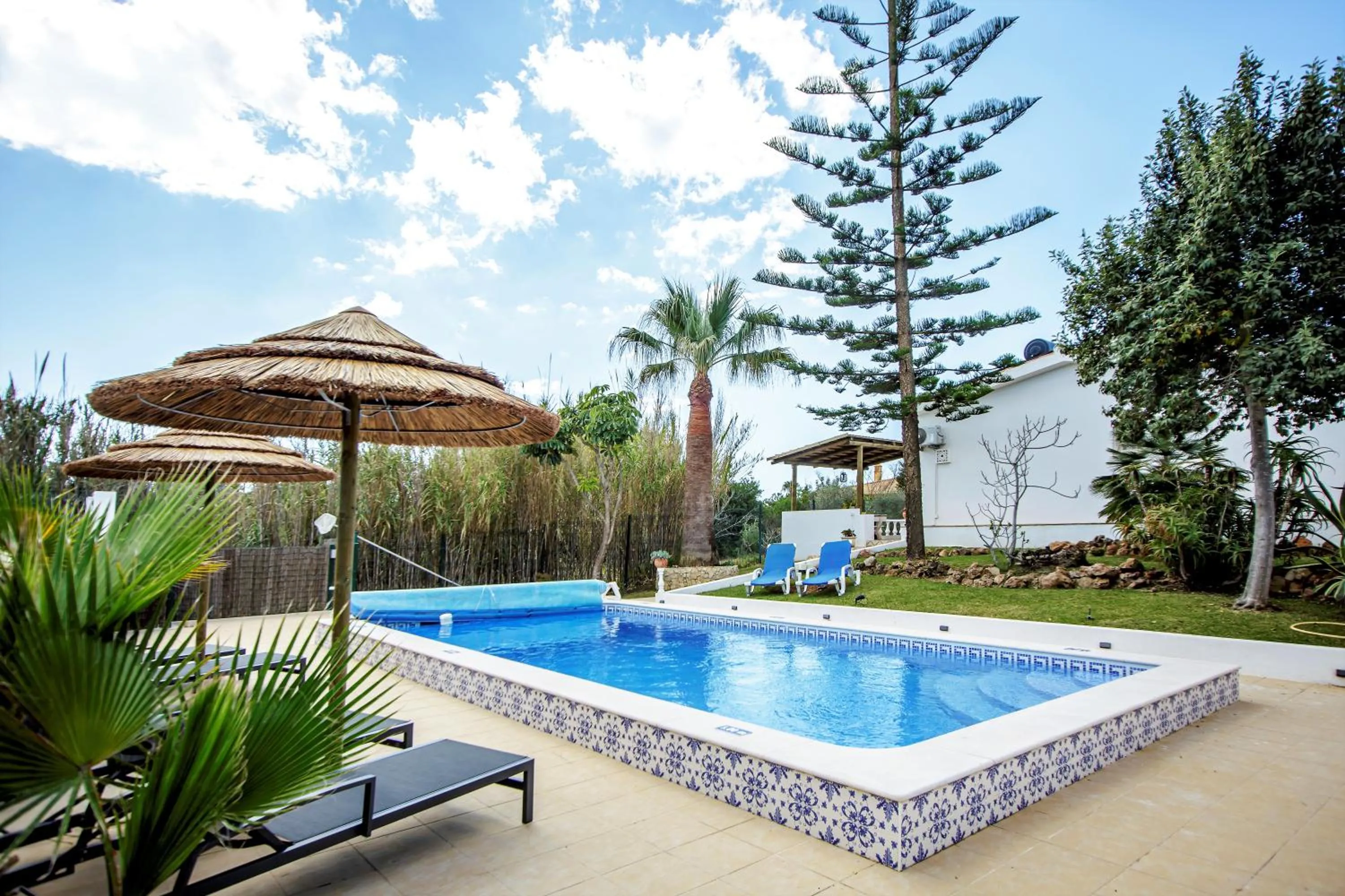 villa yvonne,private pool,private parking 1,7 km from the beach