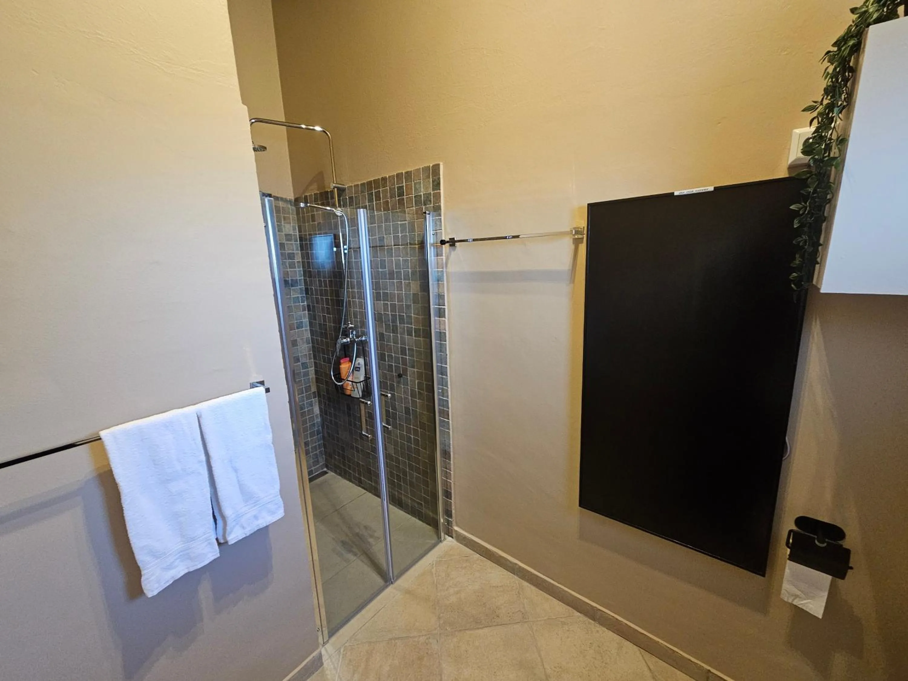 villa yvonne,private pool,private parking 1,7 km from the beach