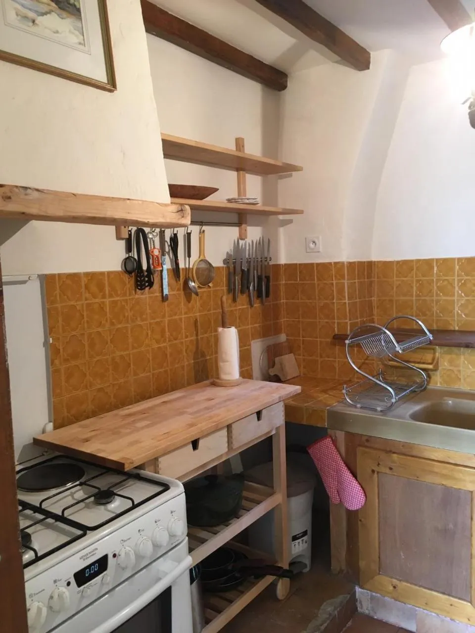 kitchen in Les Yourtes de Provence