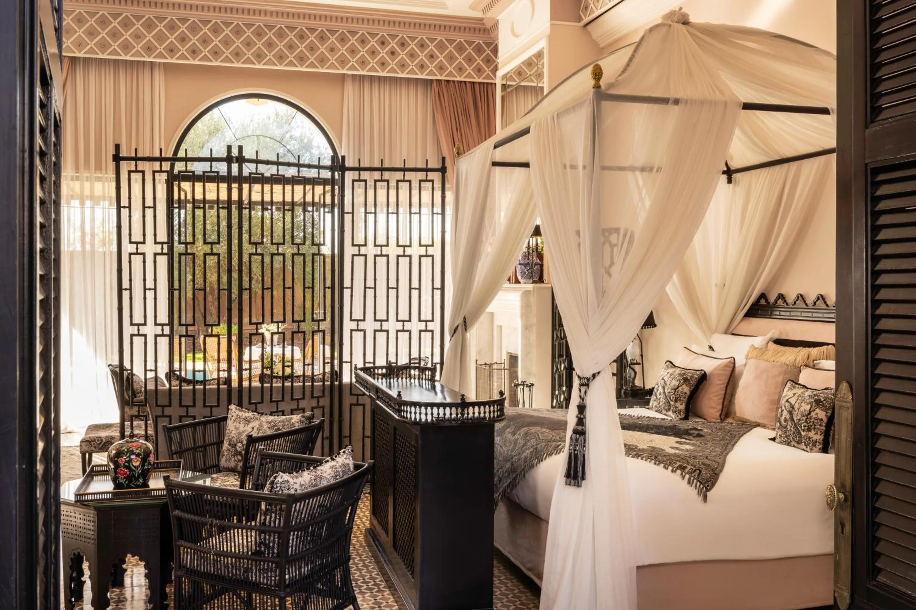 Seating area, Bed in Palais Ronsard Relais & Chateaux